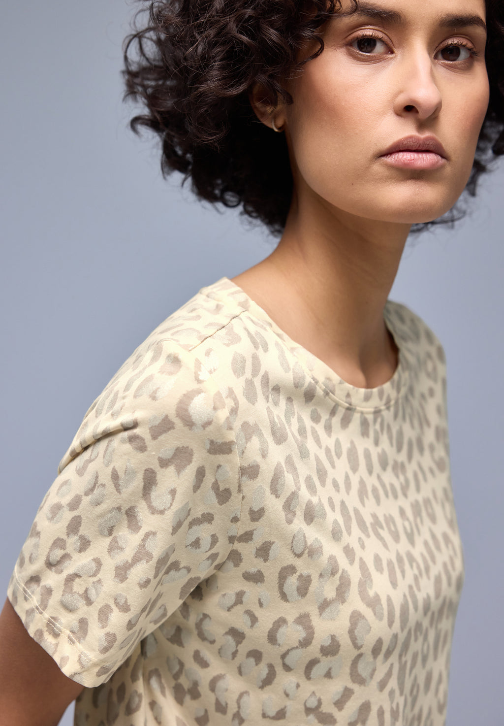 Leo-Shirt mit Foliendetails