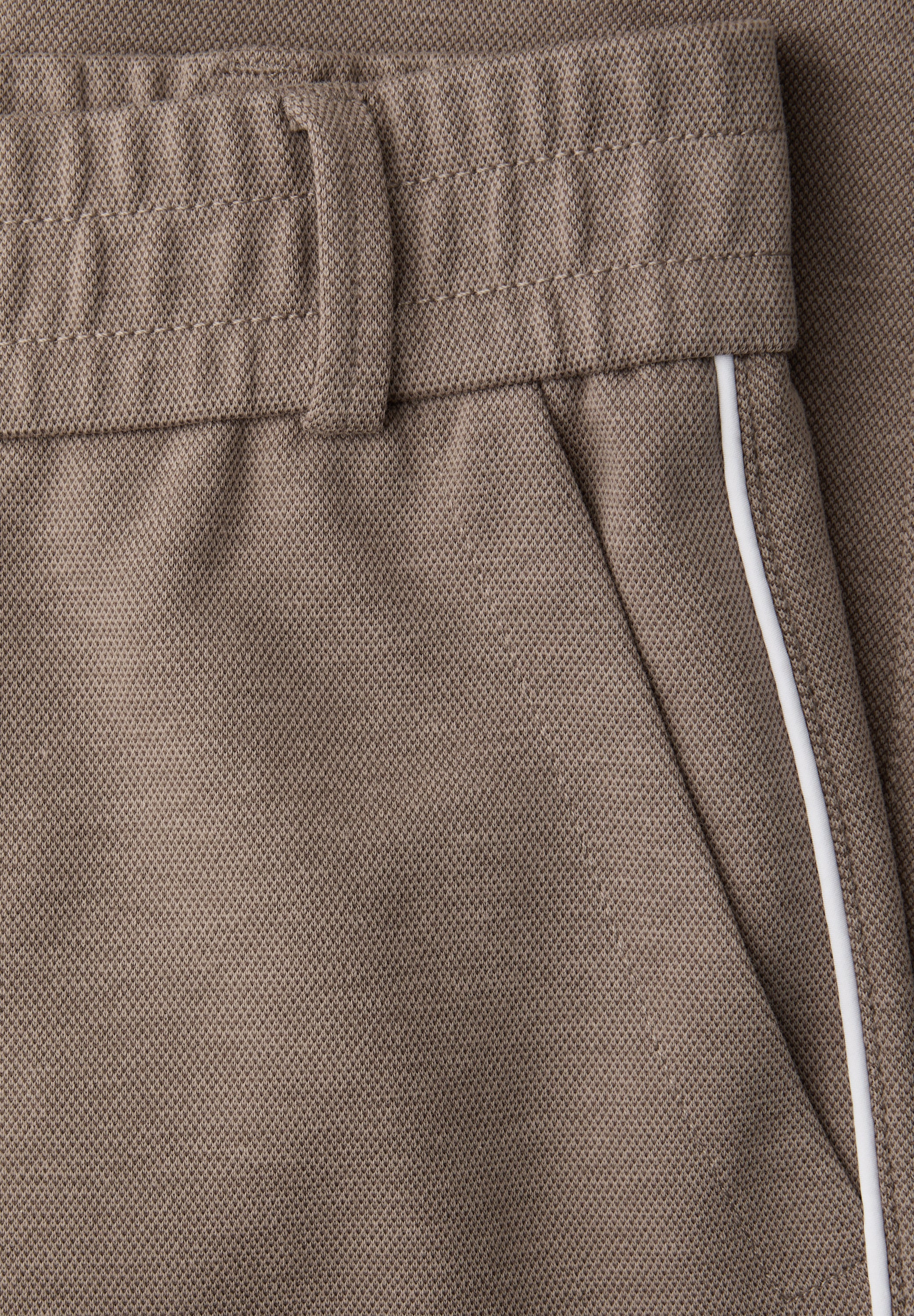 Hose mit Tape-Detail