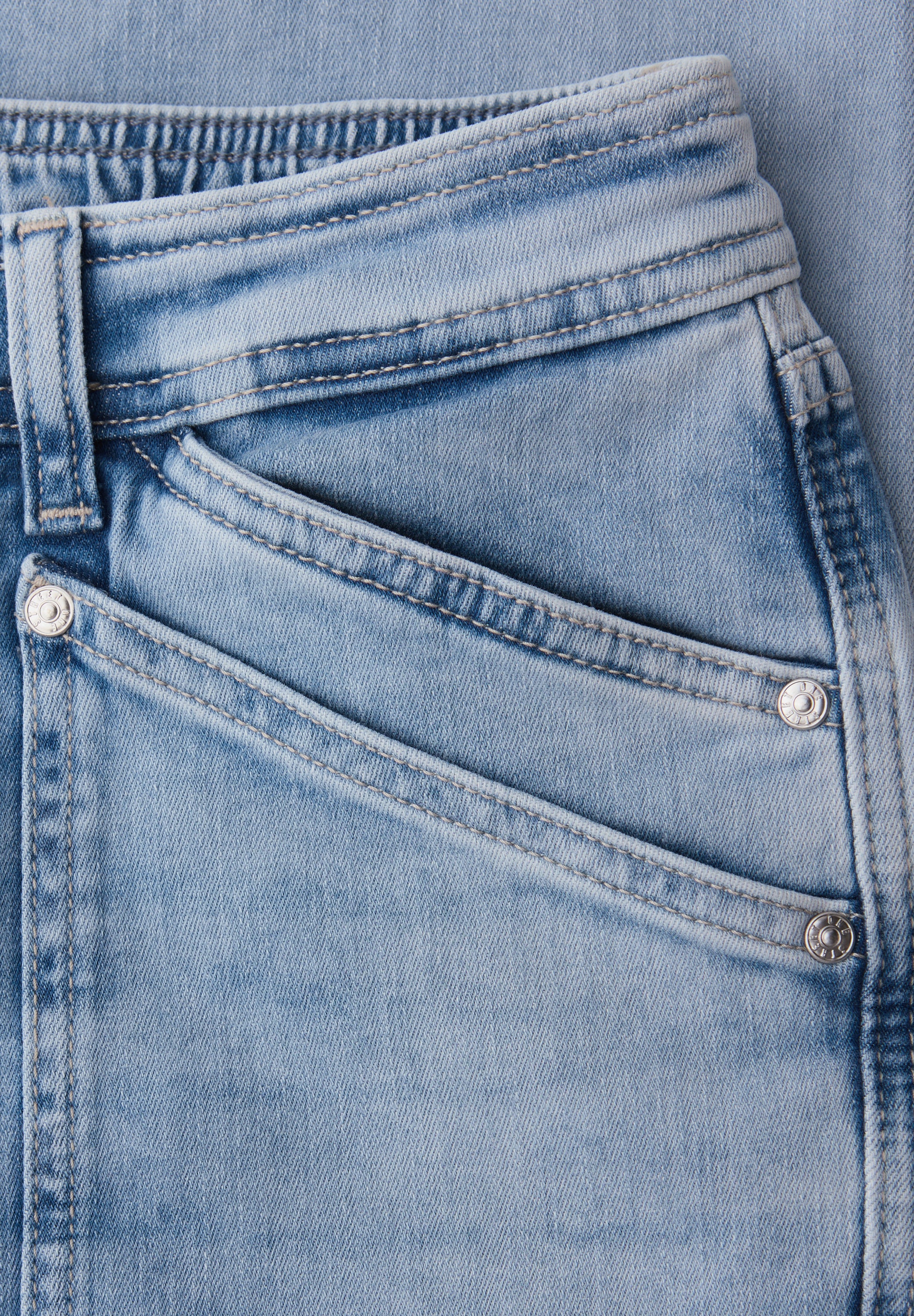 Cargo Jeans