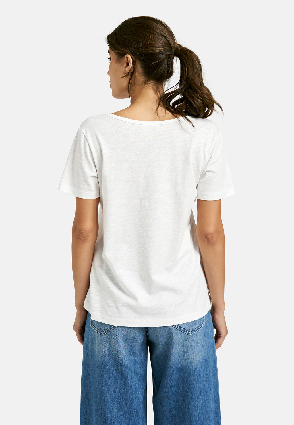 v-neck t-shirt w/ AW 1/4 sleeve