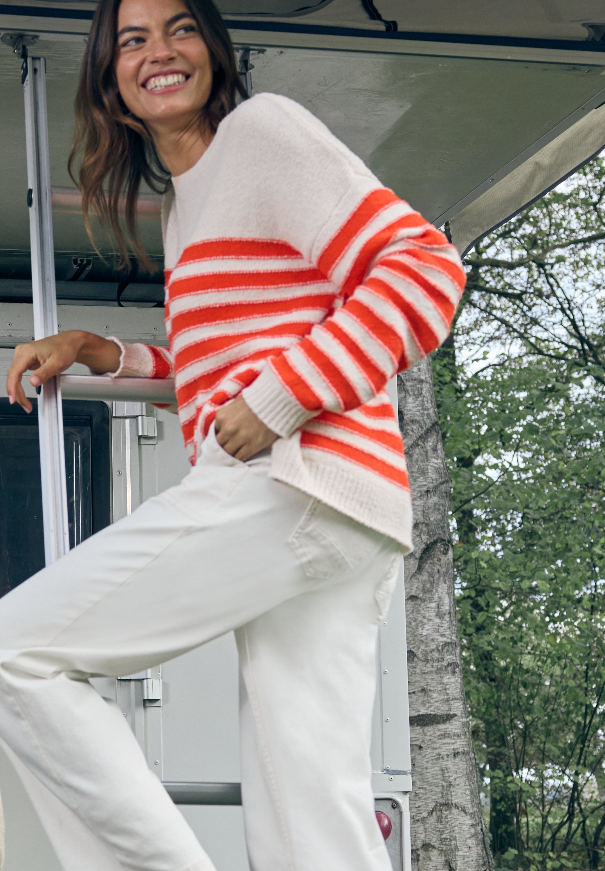 Gestreifter Bouclé Pullover