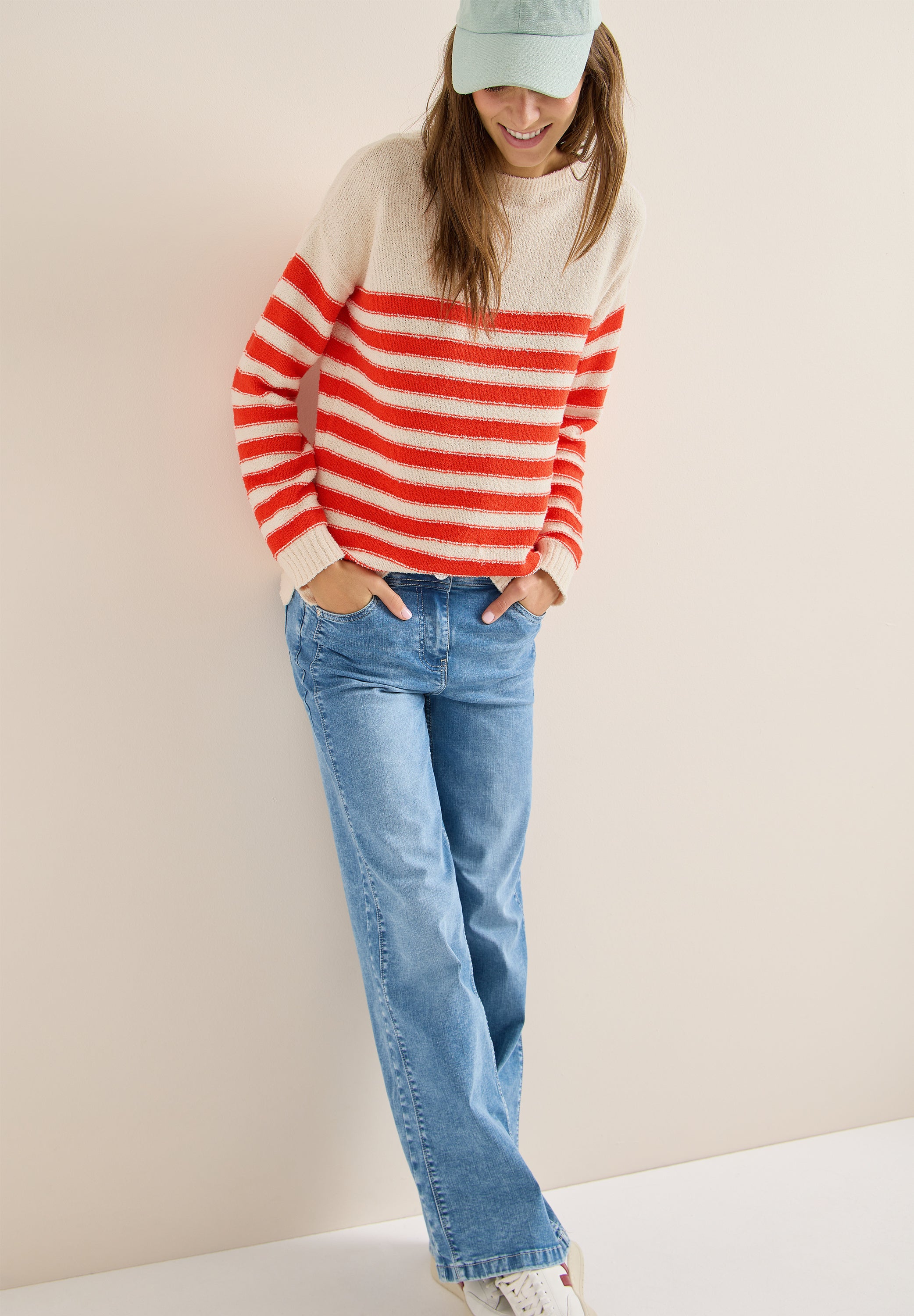Gestreifter Bouclé Pullover