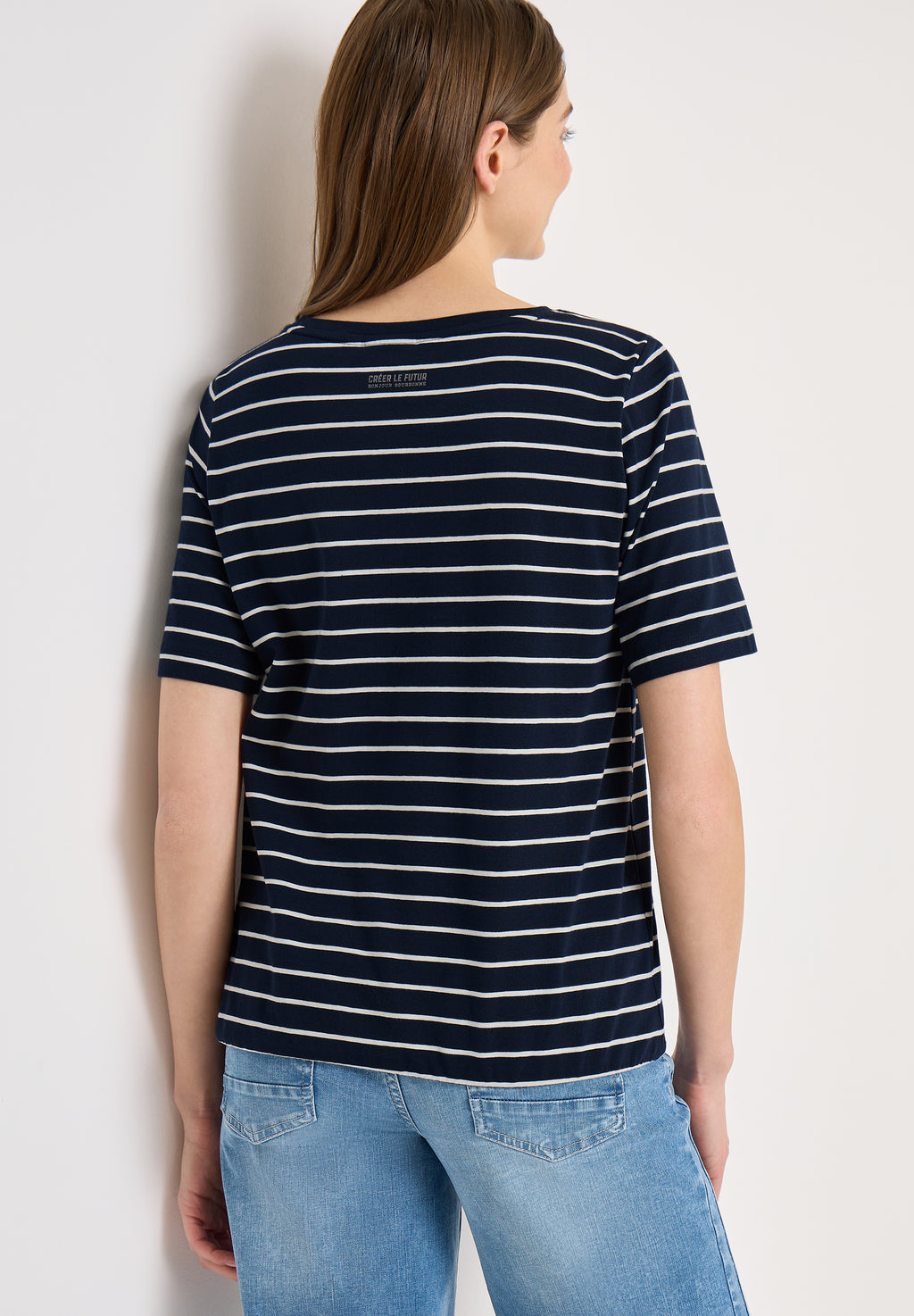 T-Shirt mit Schmuckstein Wording