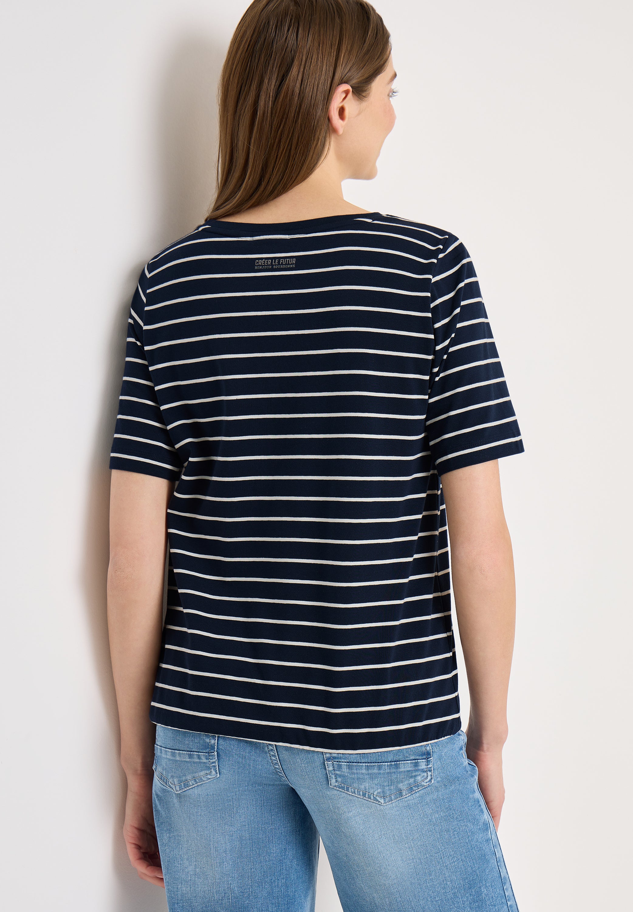 T-Shirt mit Schmuckstein Wording