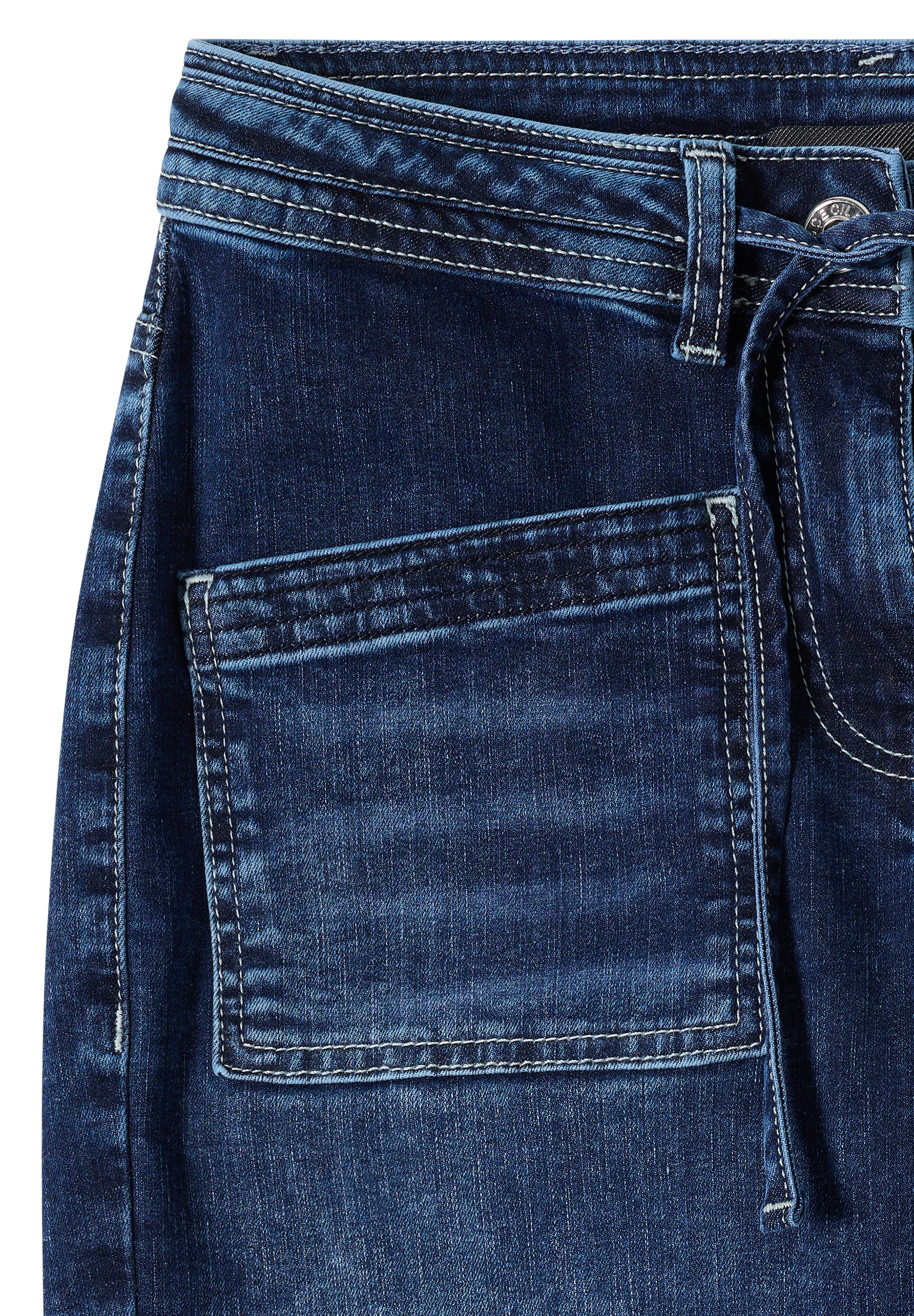 Jeans mit Patch Pockets