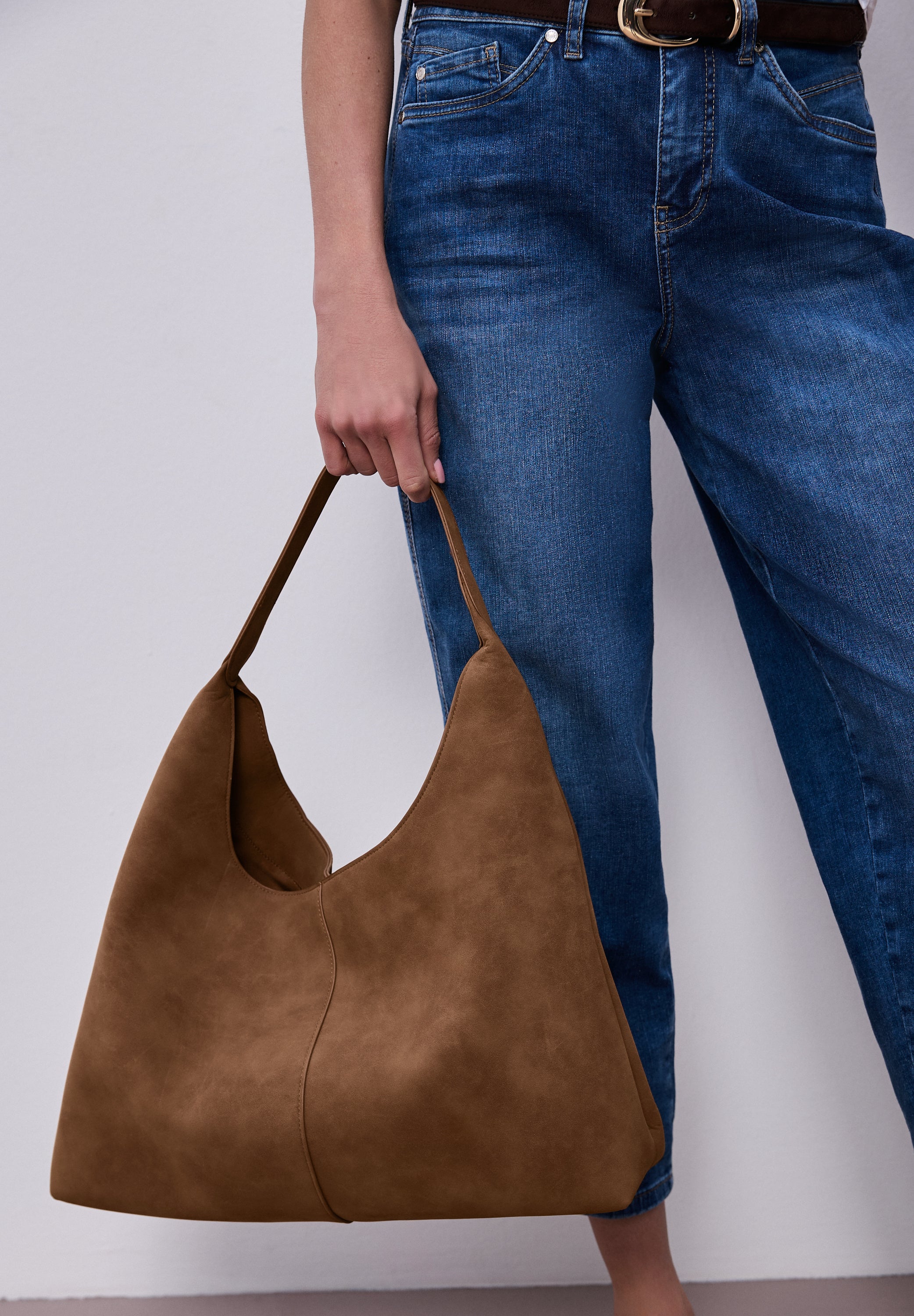 Shopper aus Velours mit Innentasche