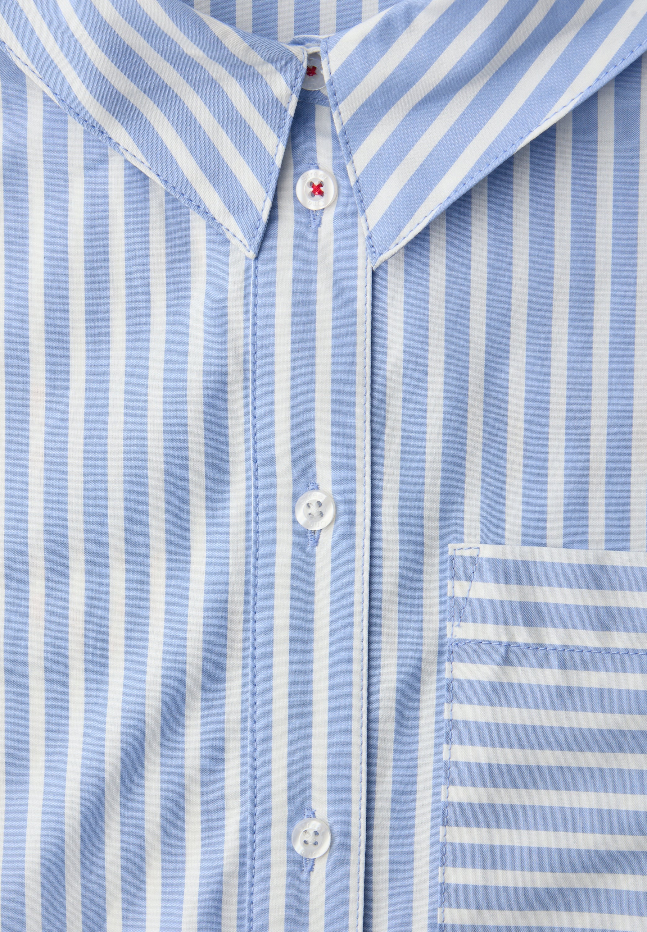 Bluse mit Hemdkragen und  Backprint