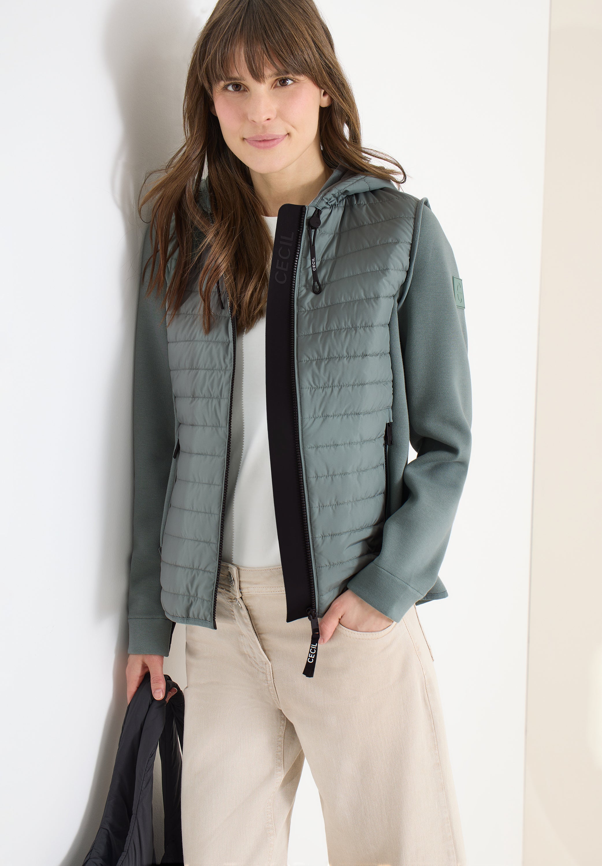 Jacke mit Strukturmix und Kapuze