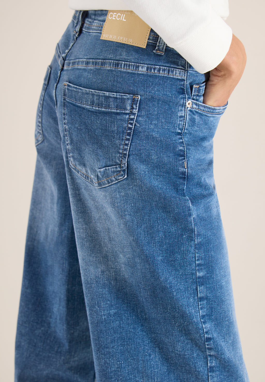 High Waist Barrel Leg Jeans im Loose Fit
