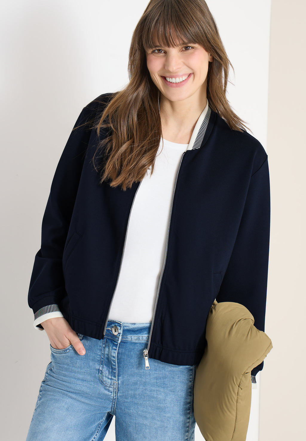 Blouson aus Jersey mit Knontrastdetails