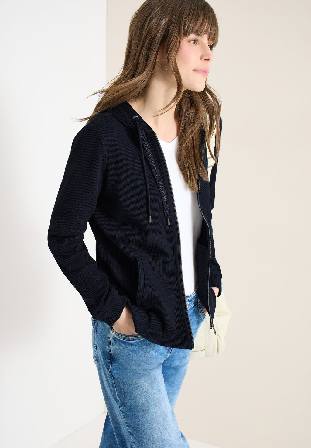 Langarm Jacke mit Kapuze und Taschen