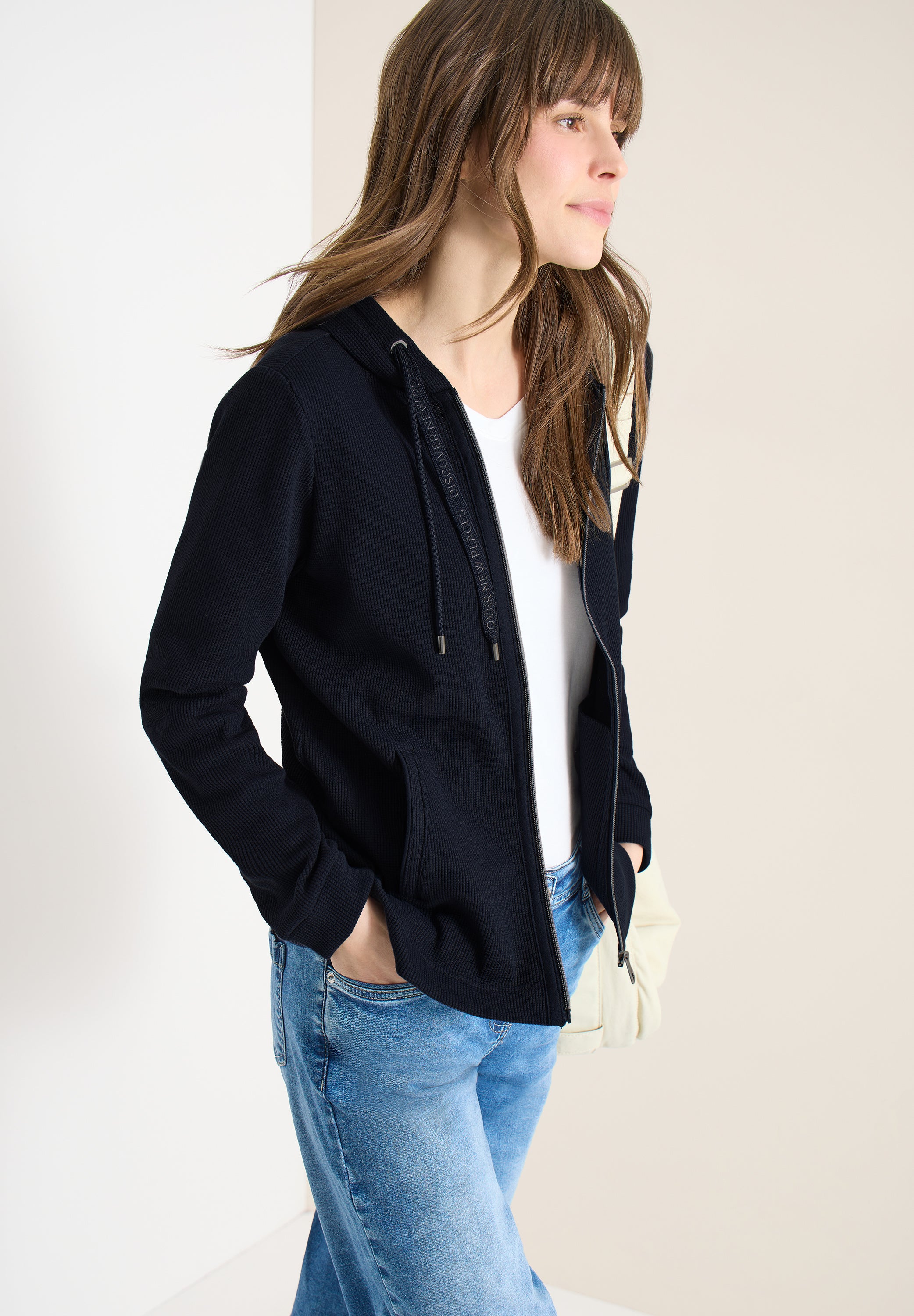 Langarm Jacke mit Kapuze und Taschen