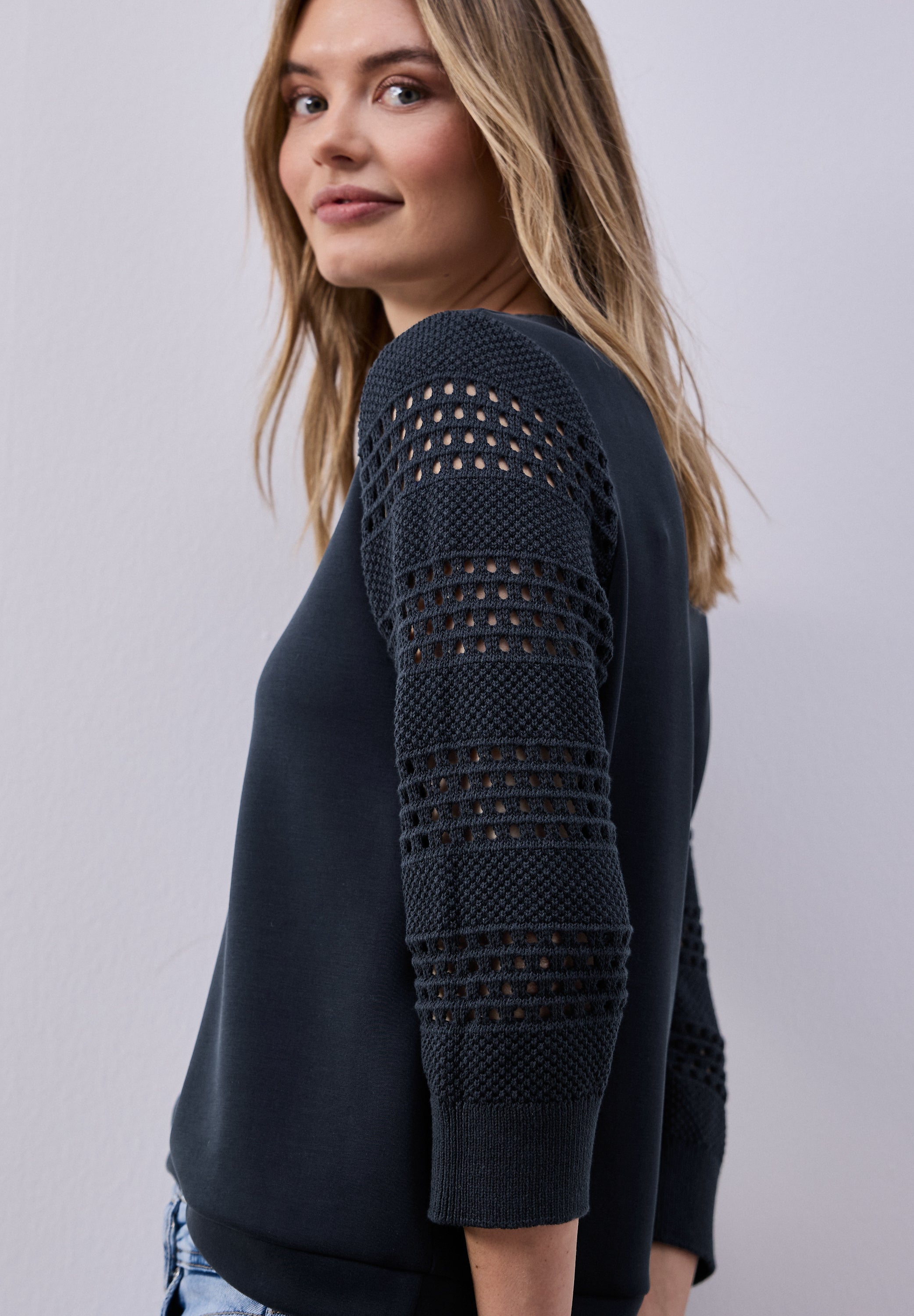 Shirt mit Lochmuster-Ärmeln