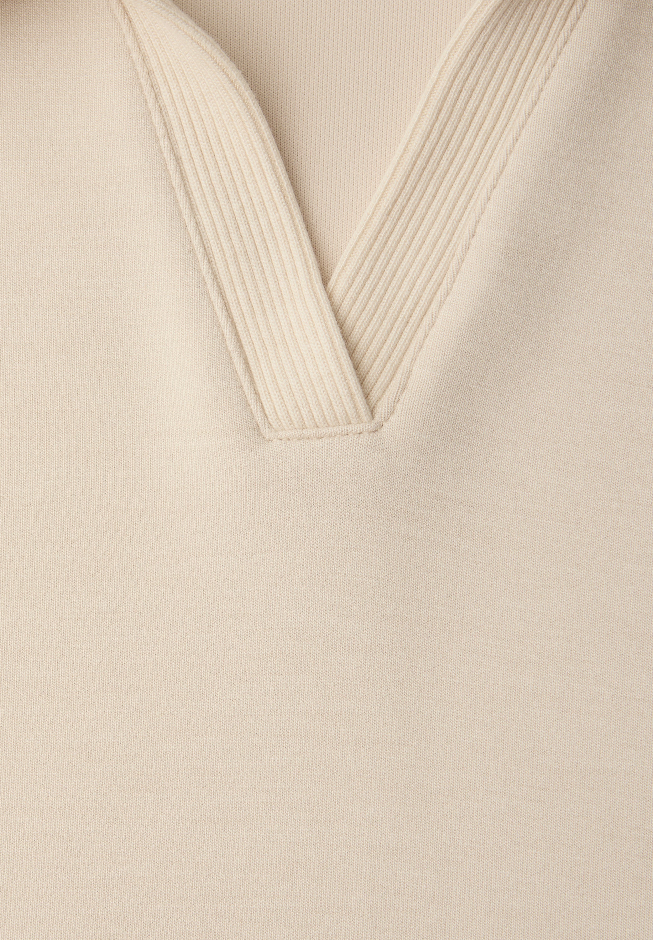 Kurzarm Poloshirt mit Rippdetail