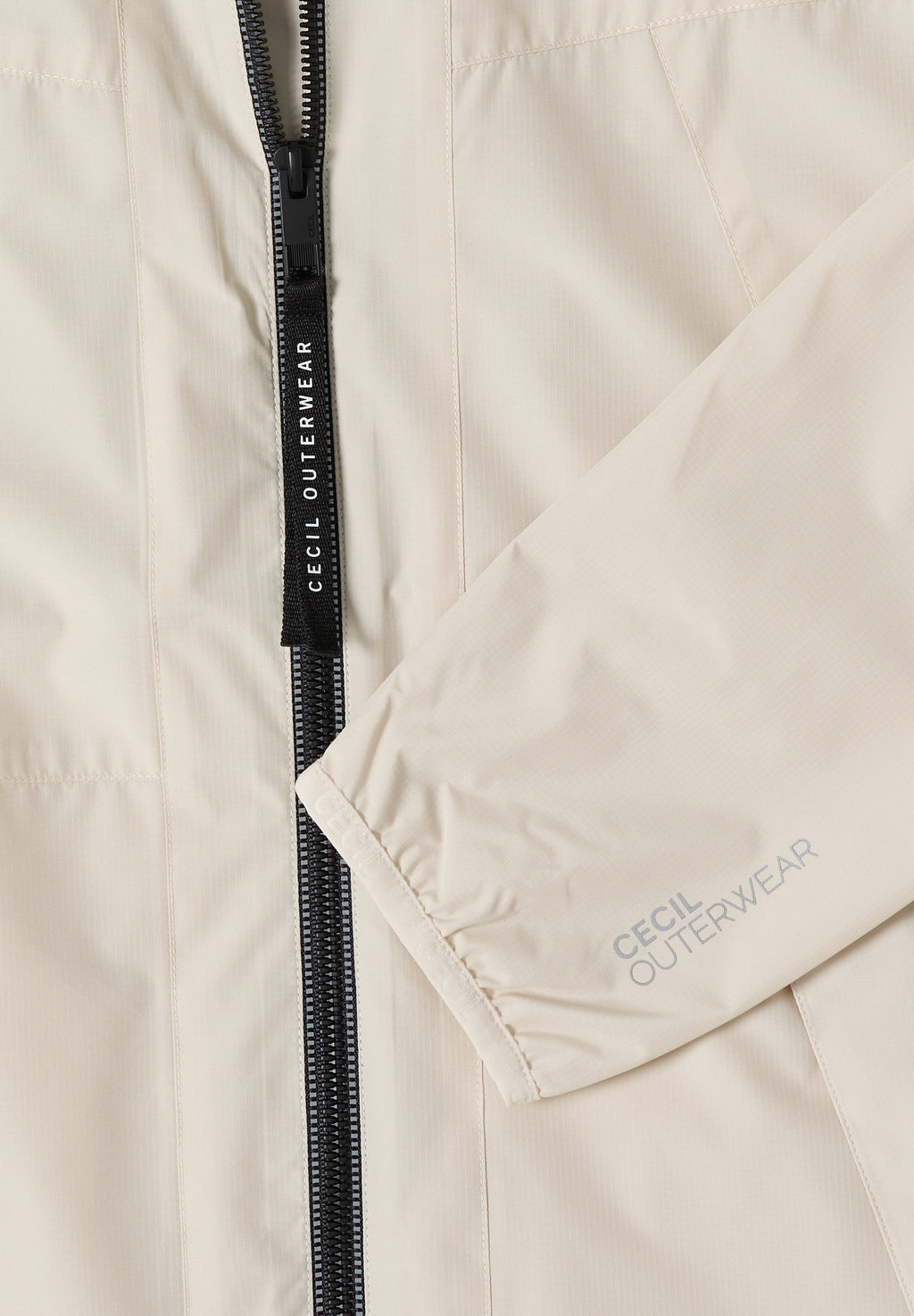 Jacke mit Kapuze und Tunnelzug