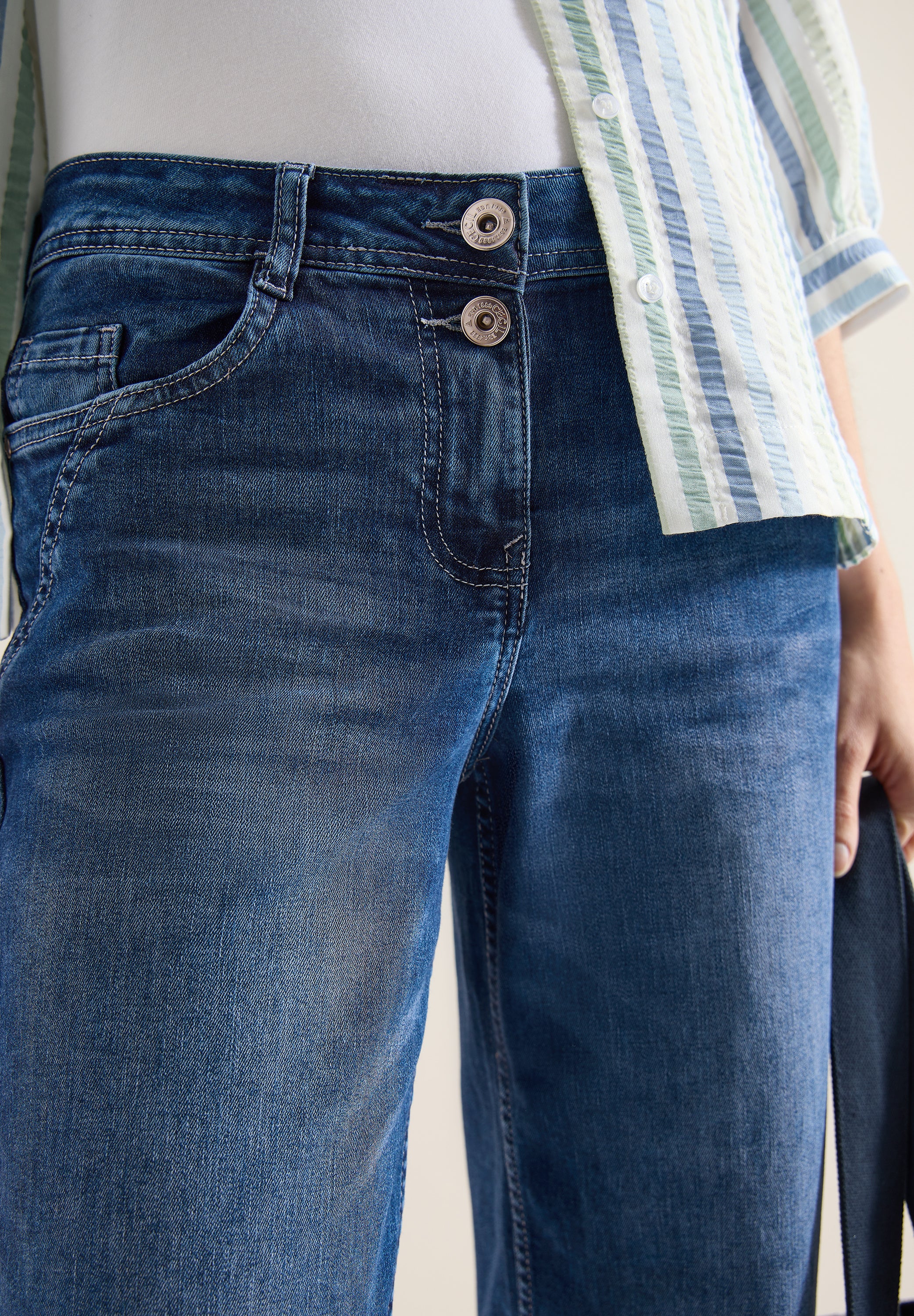 High Waist Wide Leg Jeans im Loose Fit