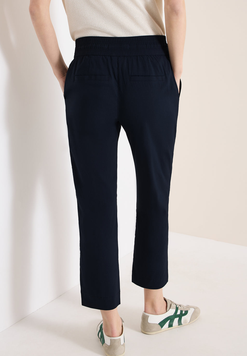 Mid Waist Slim Leg Hose im Casual Fit