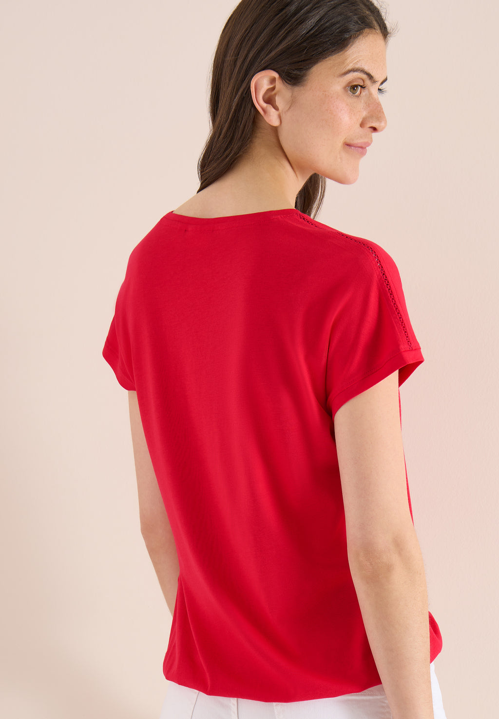 T-Shirt mit V-Neck und Spitzendetail