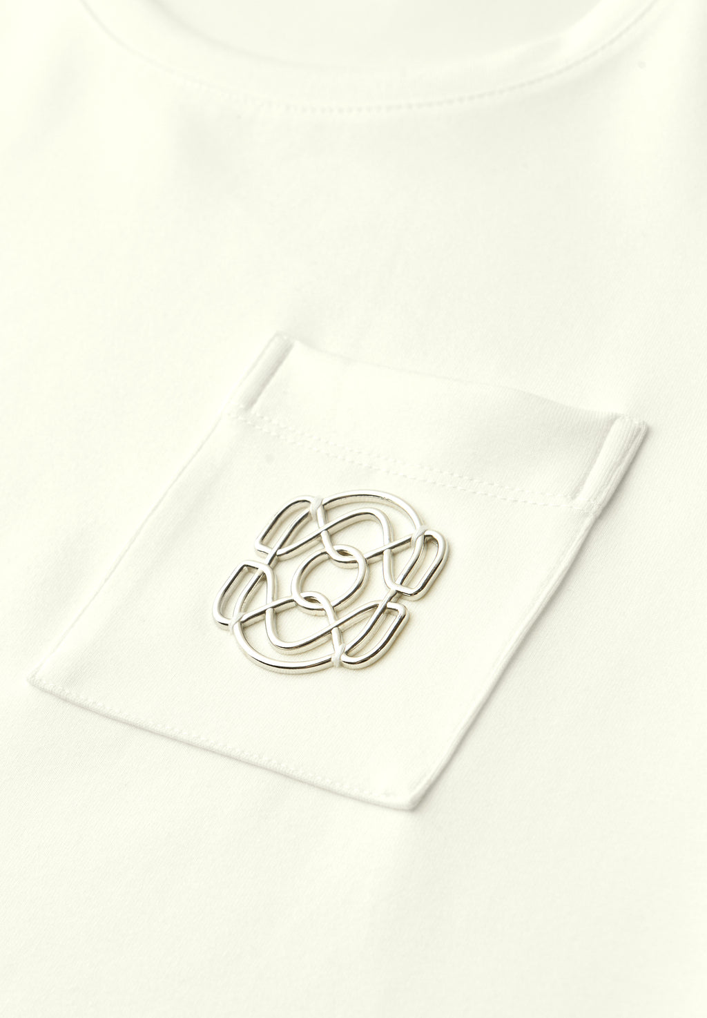 T-Shirt mit Rundhals und Deko-Detail