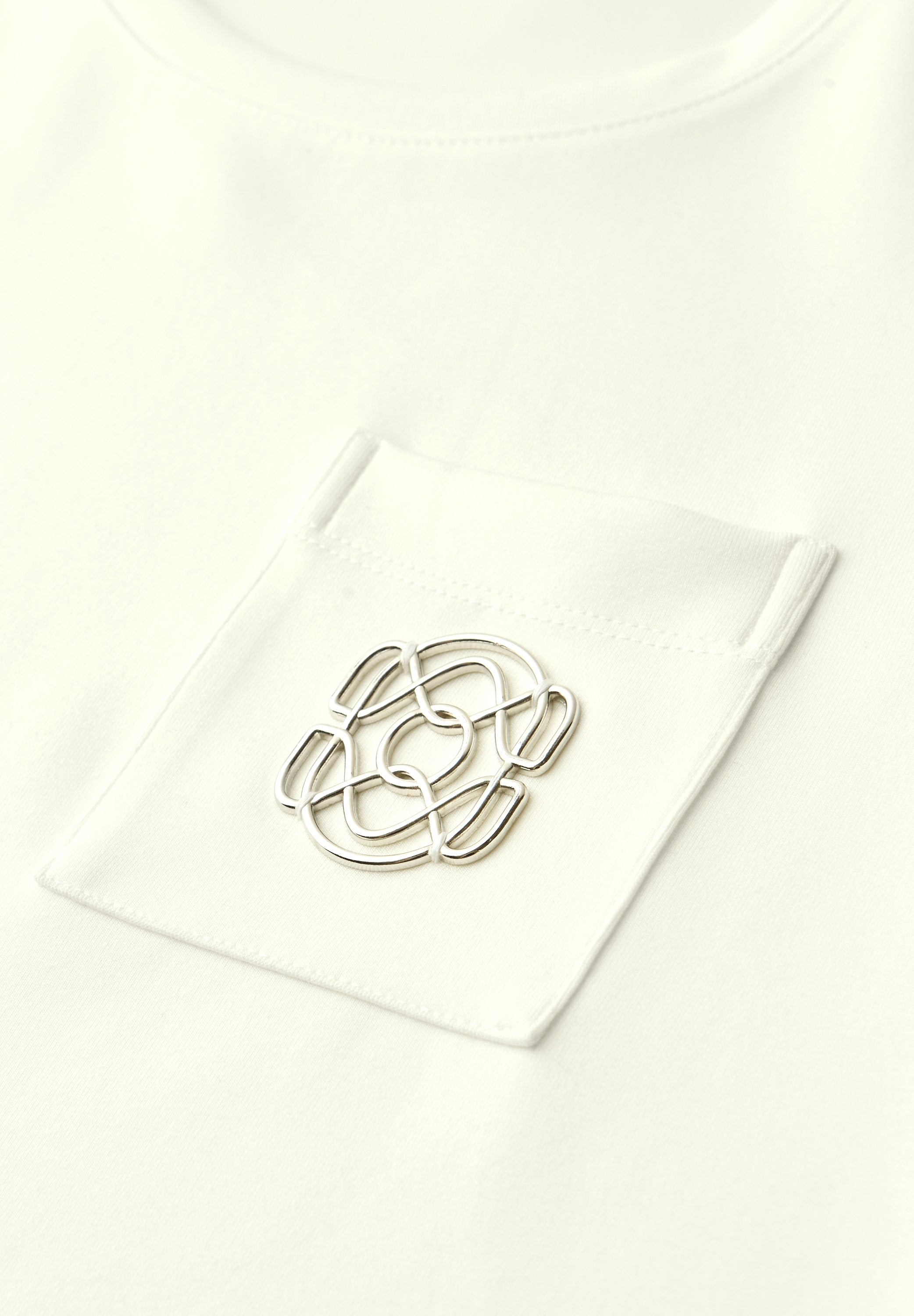 T-Shirt mit Rundhals und Deko-Detail