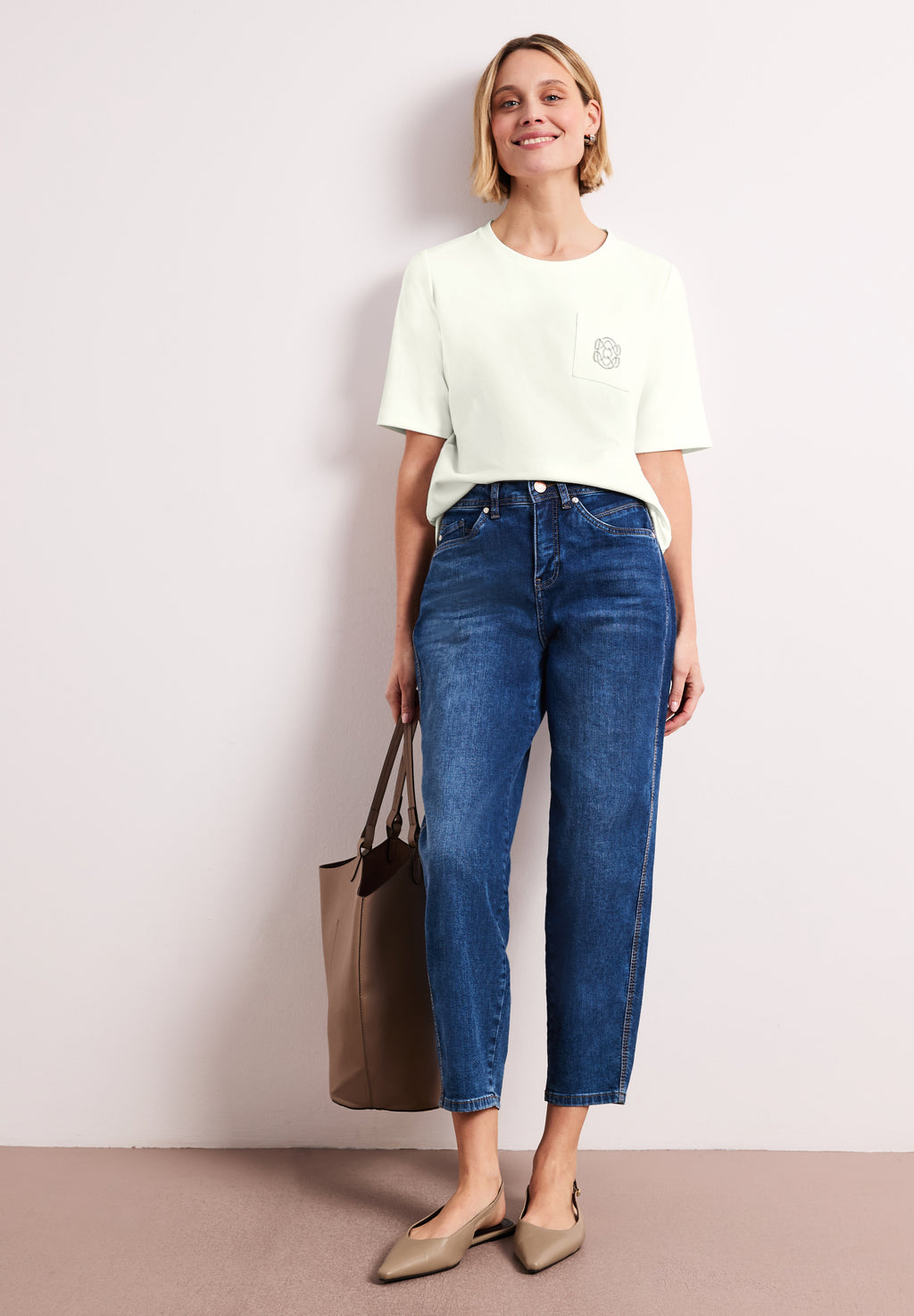 T-Shirt mit Rundhals und Deko-Detail