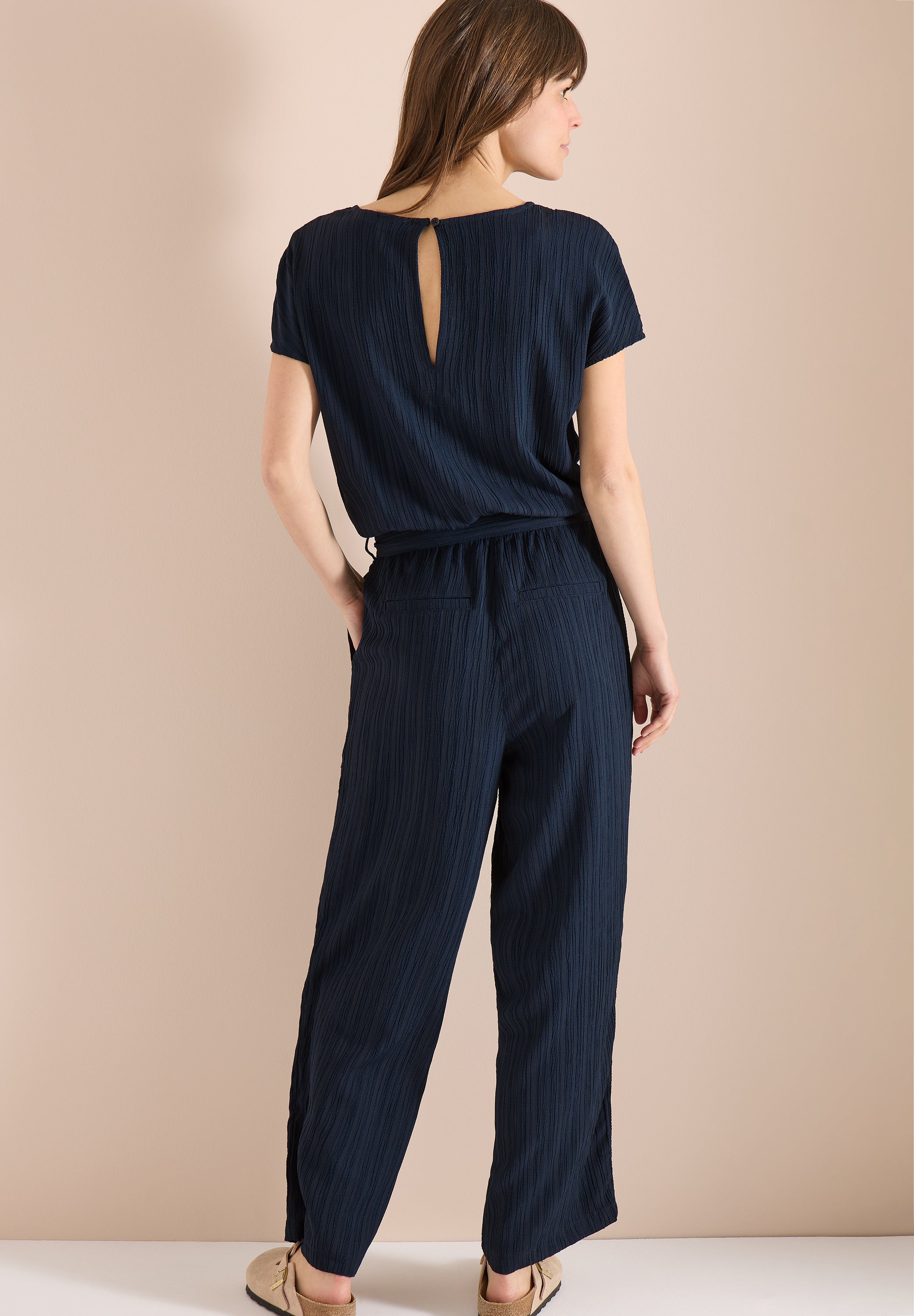 Straight Leg Jumpsuit mit Struktur