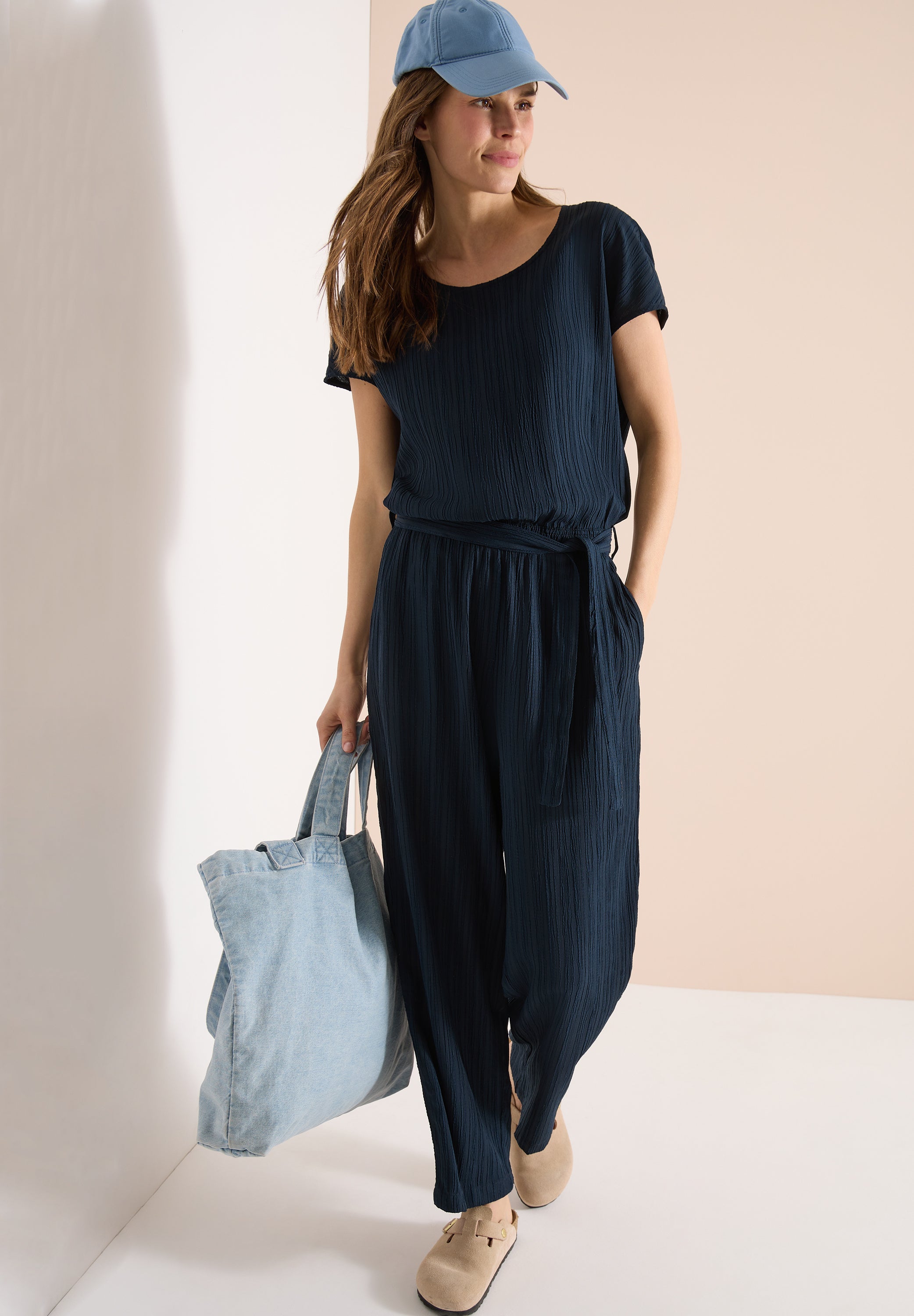 Straight Leg Jumpsuit mit Struktur
