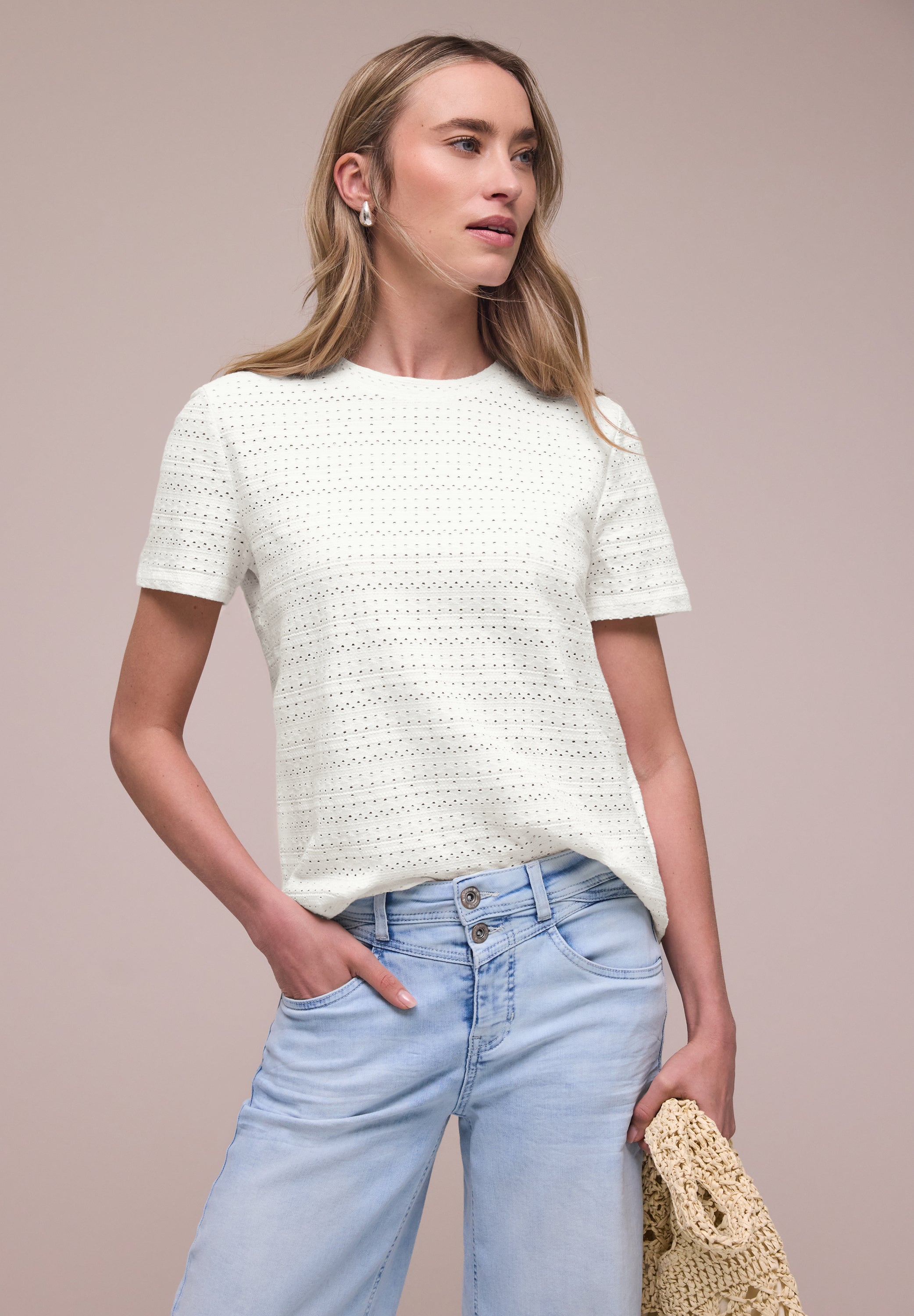 Kurzarm Shirt mit Rundhals aus Spitze