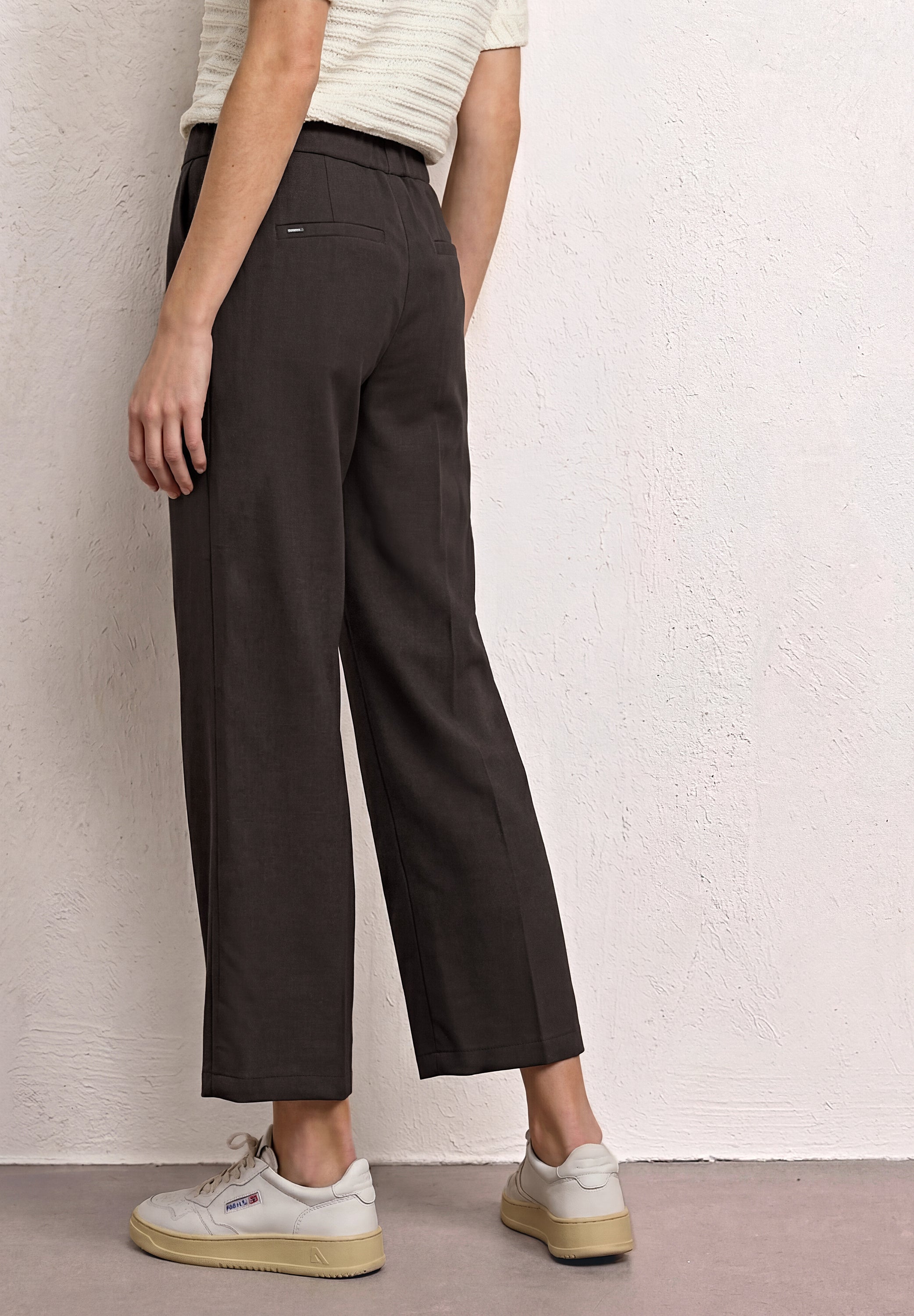 Straight Leg Hose mit Gürteldetails
