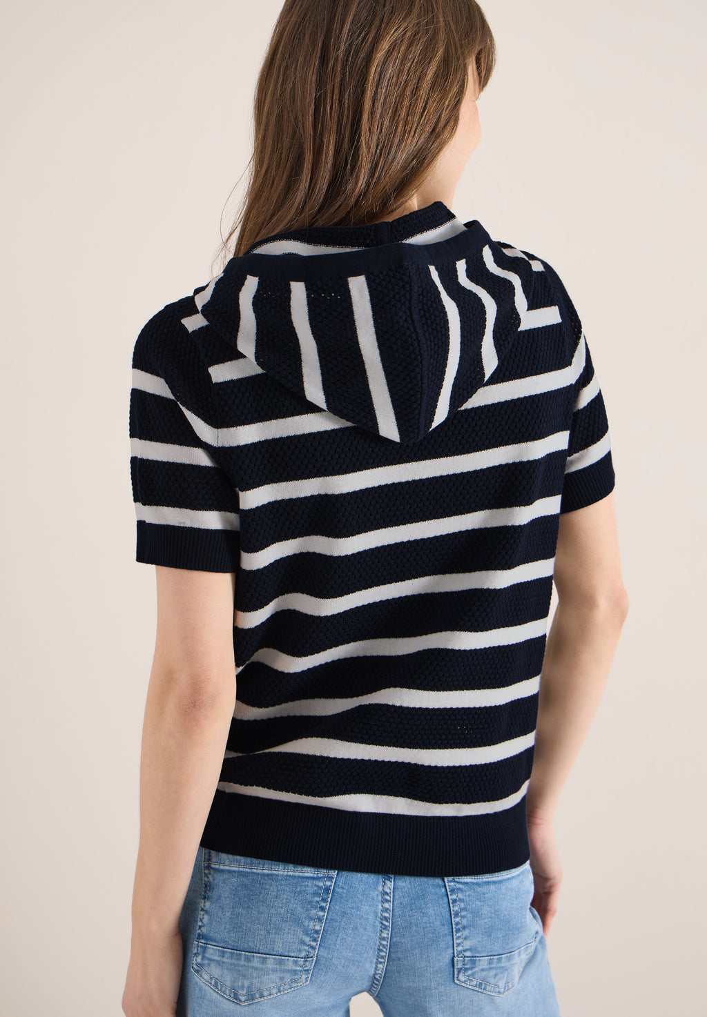 Kurzarm Pullover mit Kapuze
