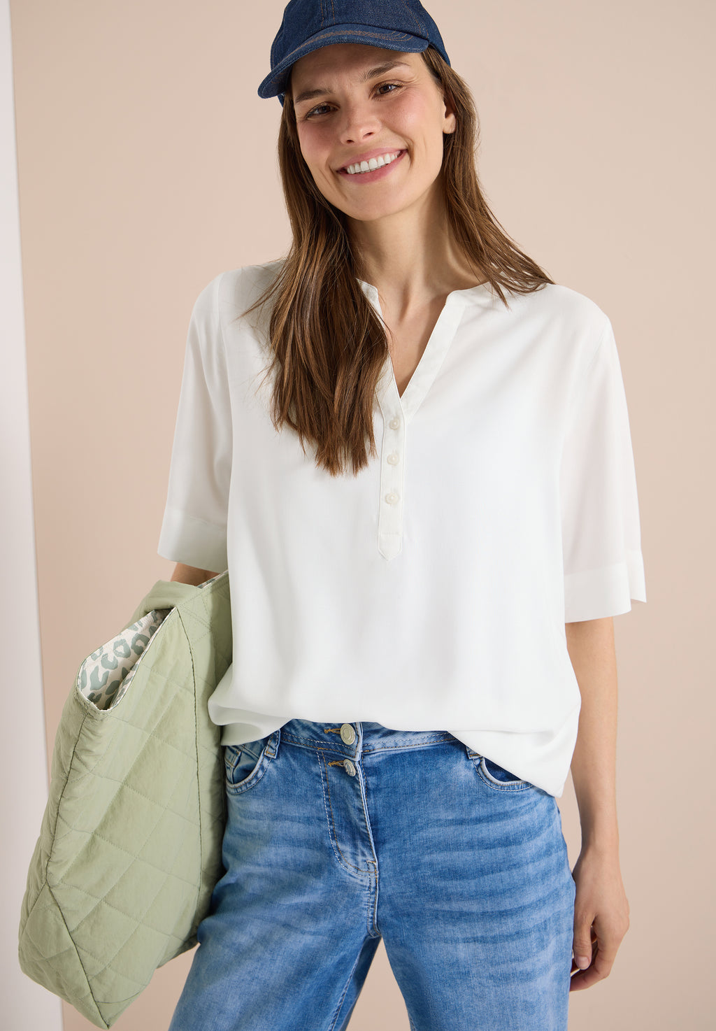 Kurzarm Bluse mit Split Neck