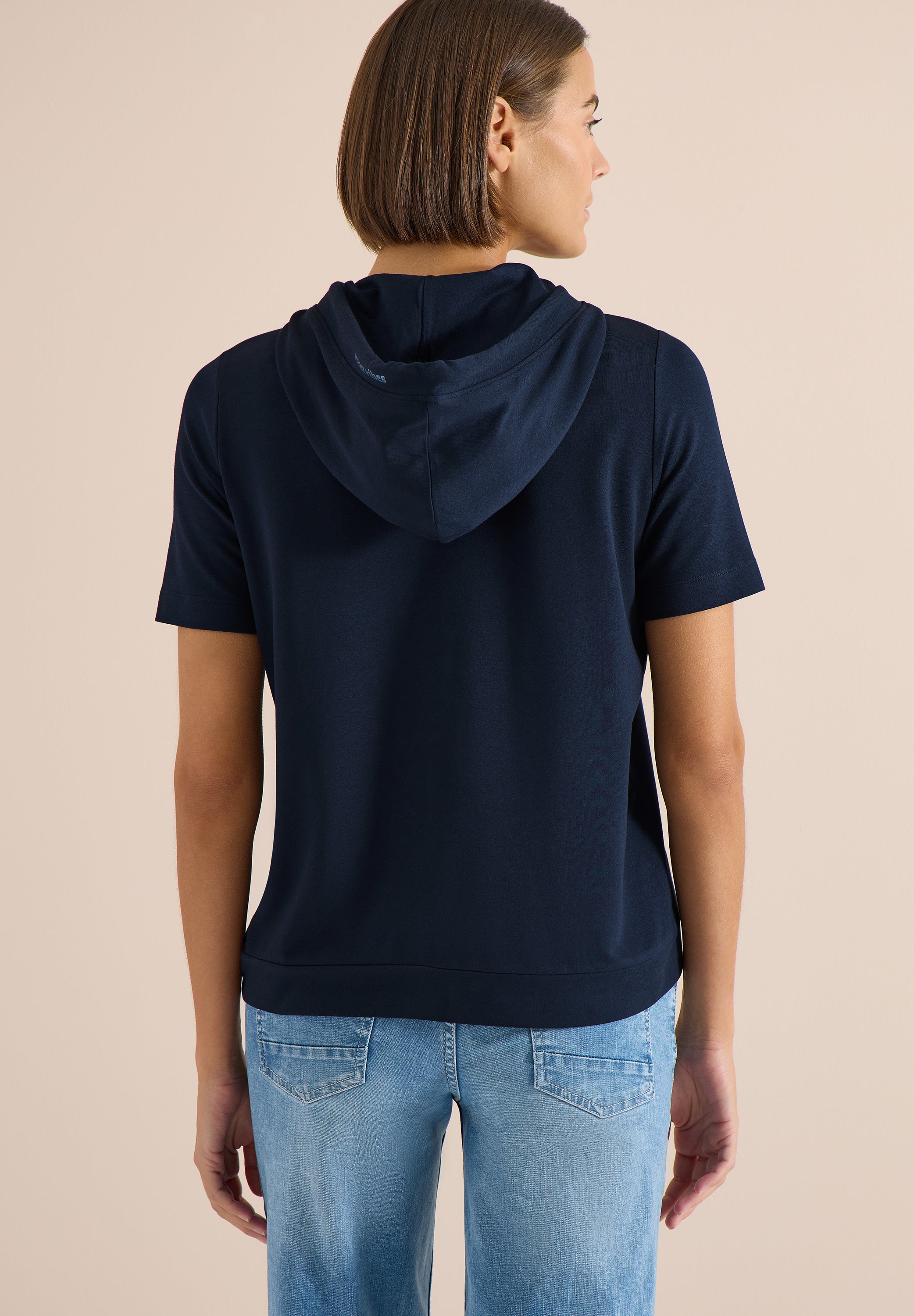 Kurzarm Shirt mit Kapuze und Wording
