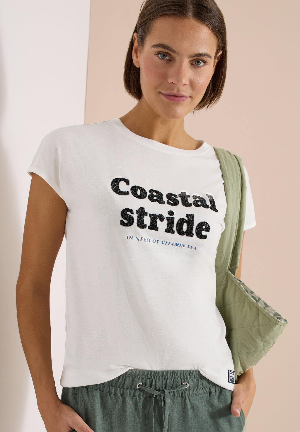 T-Shirt mit Boatneck und Wording Print