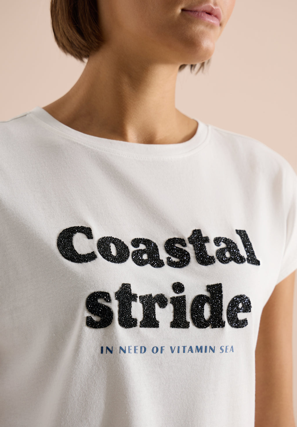T-Shirt mit Boatneck und Wording Print