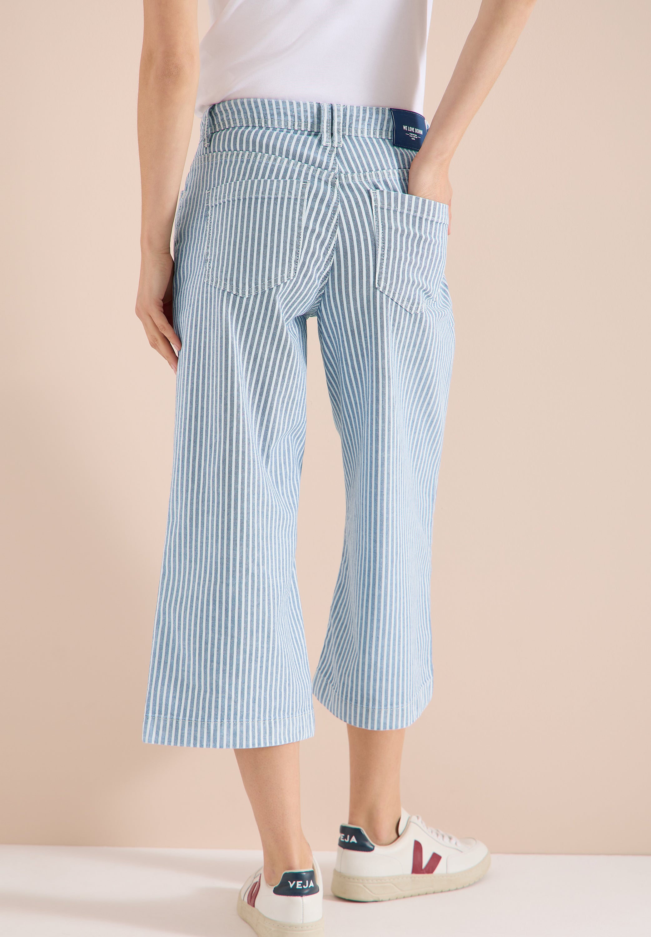 Wide Flared Leg Jeans mit Streifen