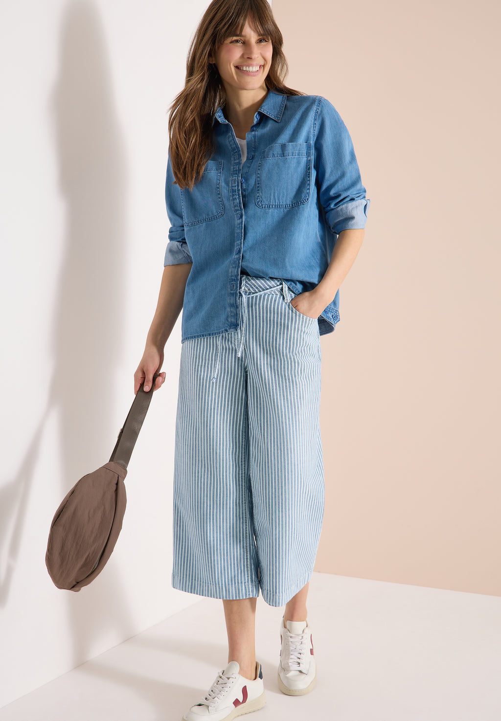 Wide Flared Leg Jeans mit Streifen