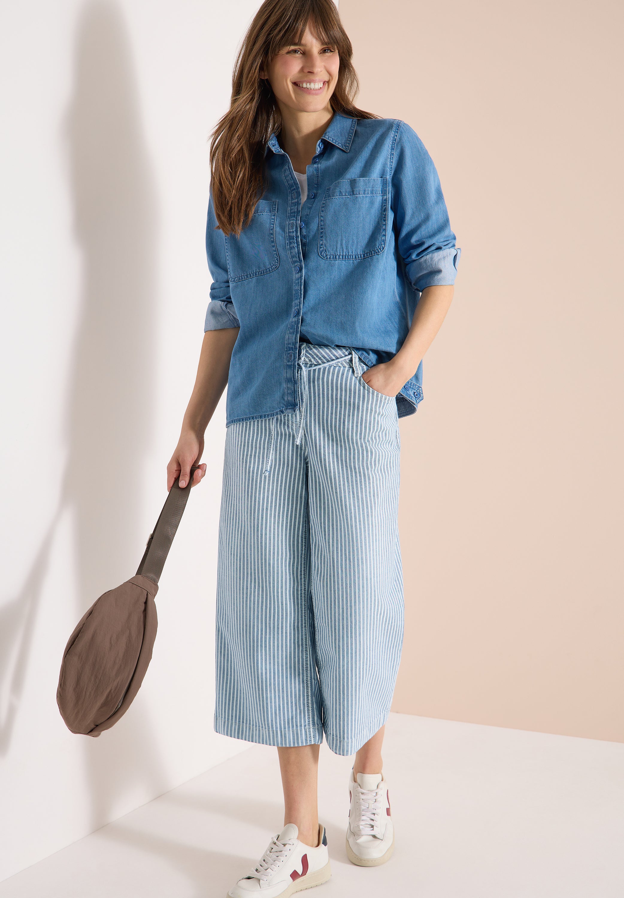 Wide Flared Leg Jeans mit Streifen