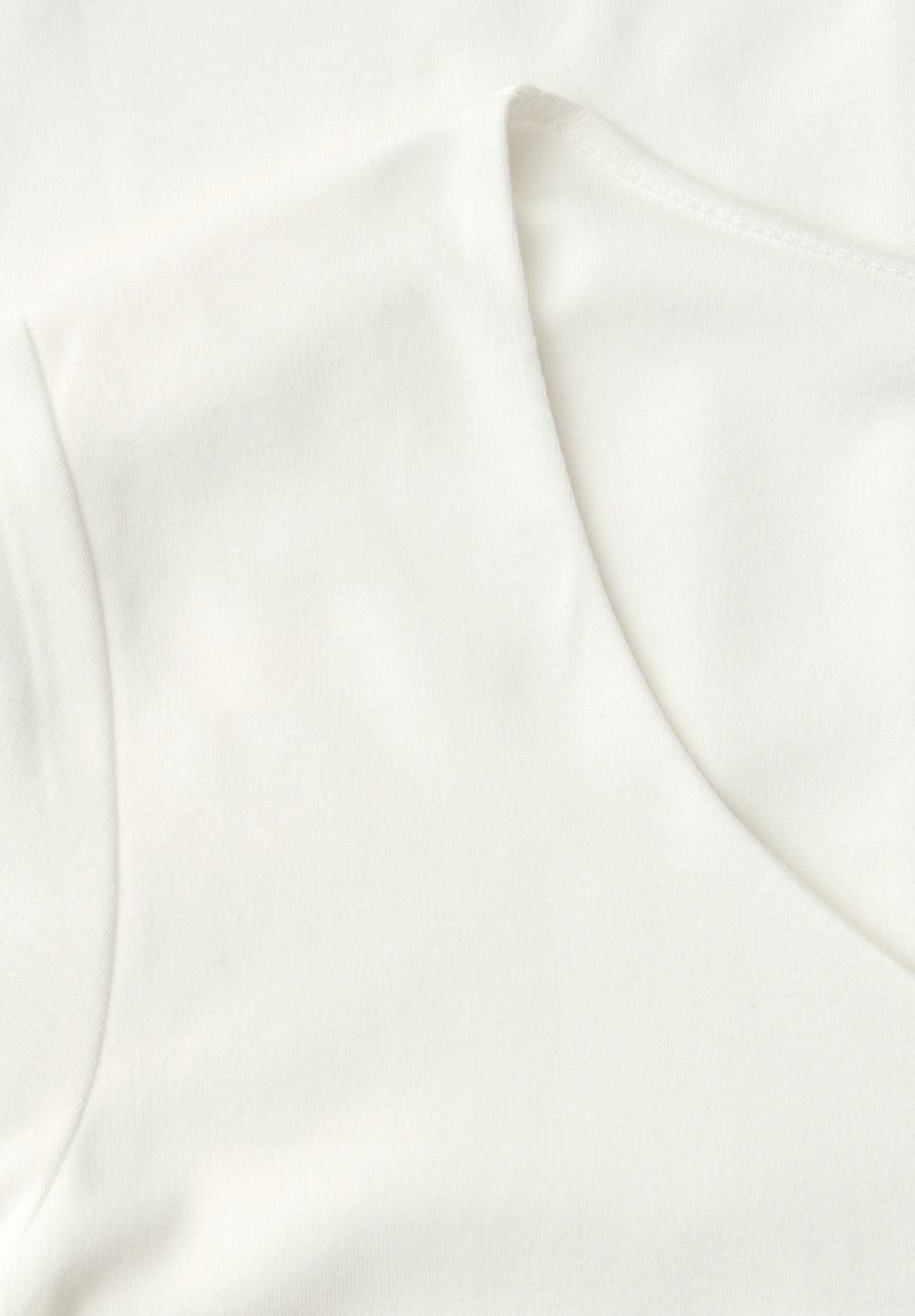 Basic T-Shirt mit Herzausschnitt