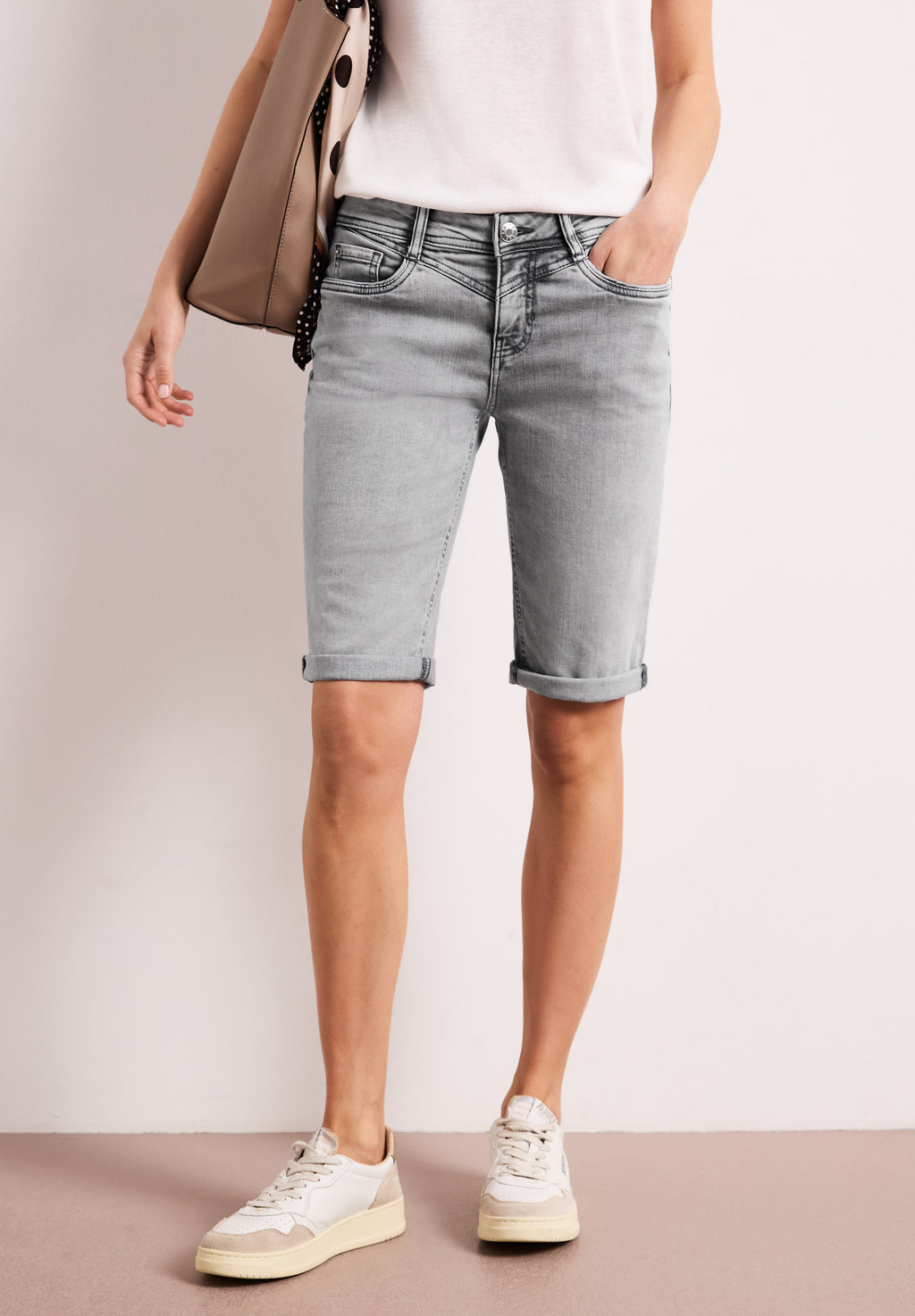 Slim Leg Bermuda mit Turn-Up-Detail