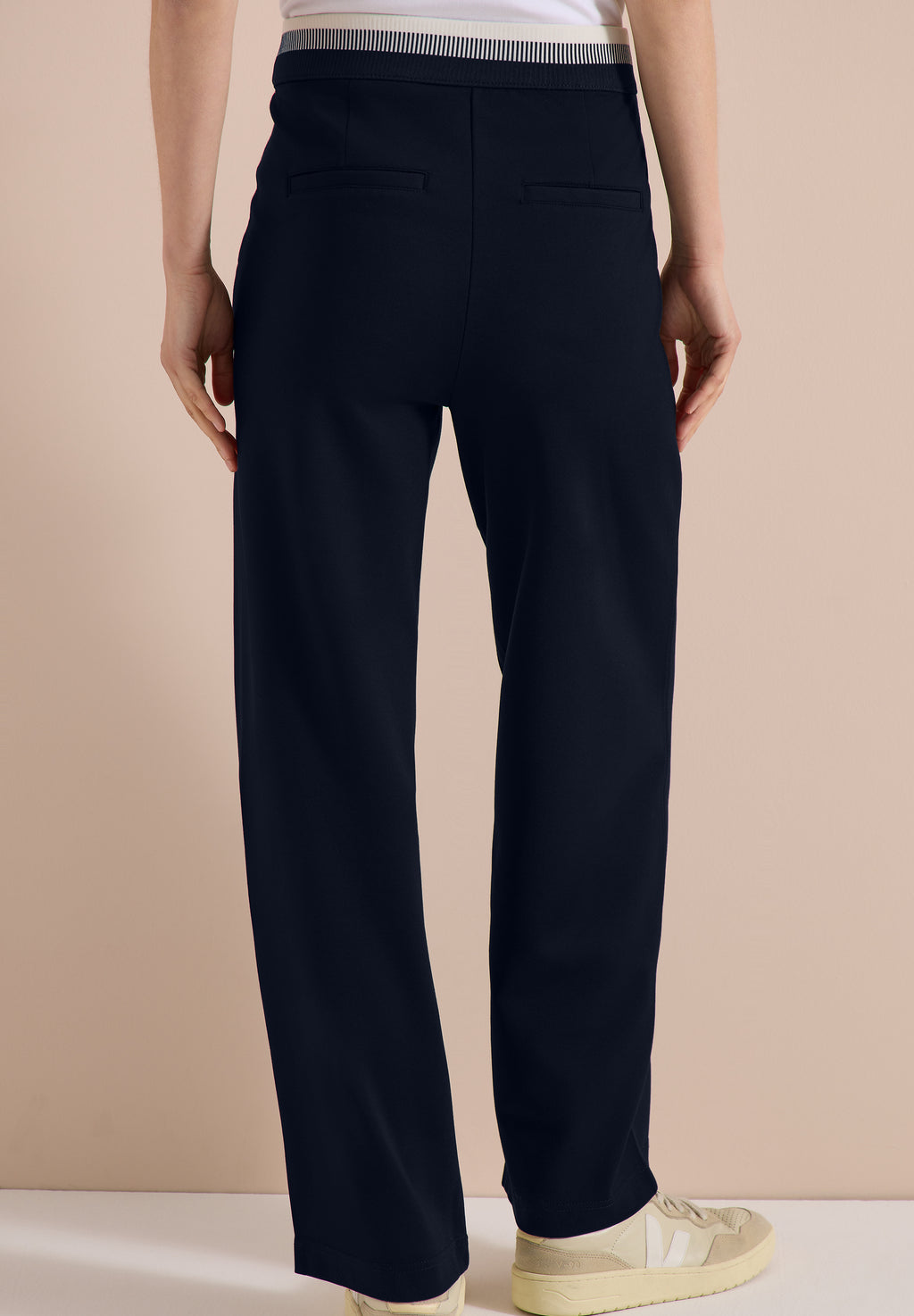 High Waist Straight Leg Hose im Loose Fit