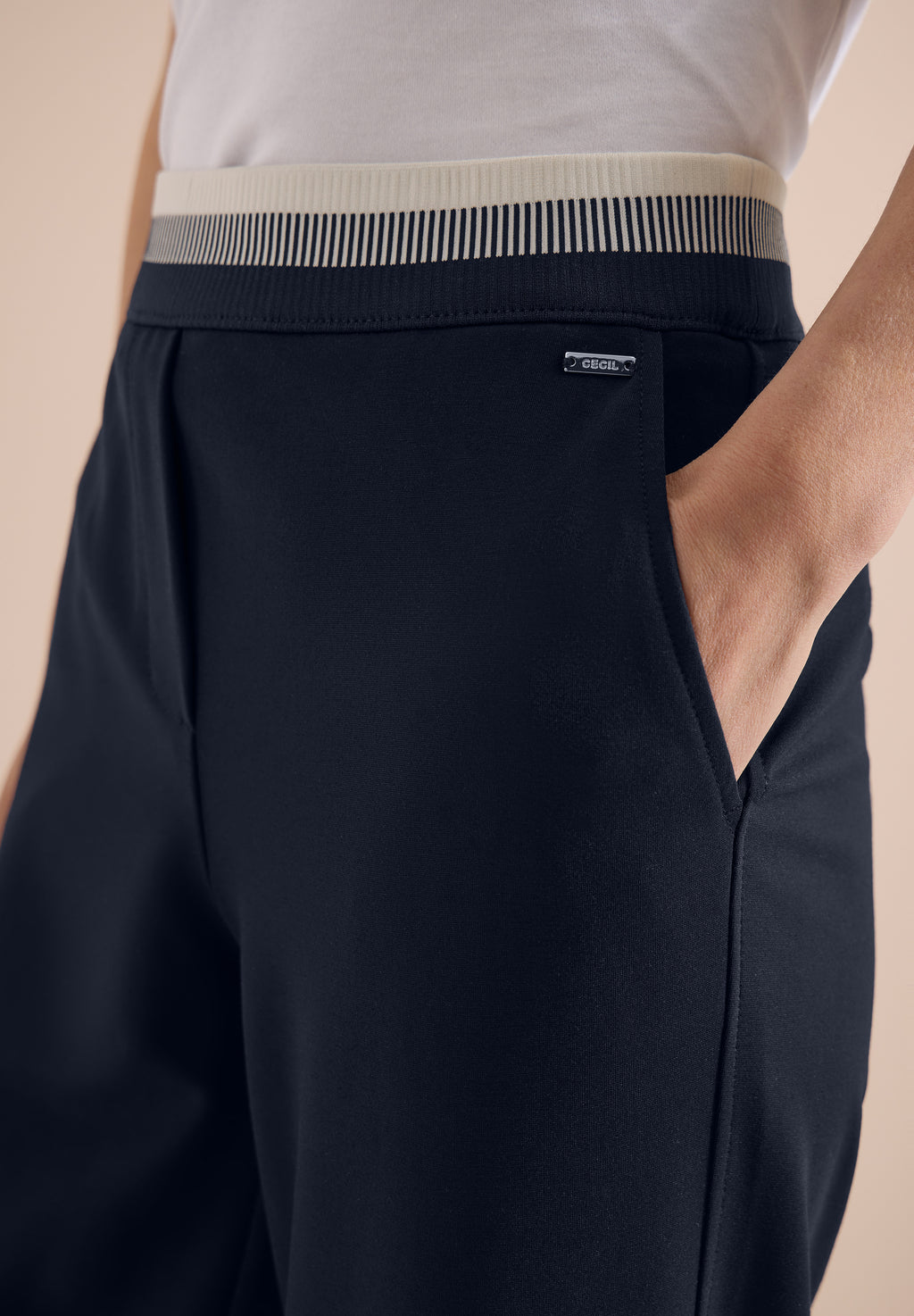 High Waist Straight Leg Hose im Loose Fit