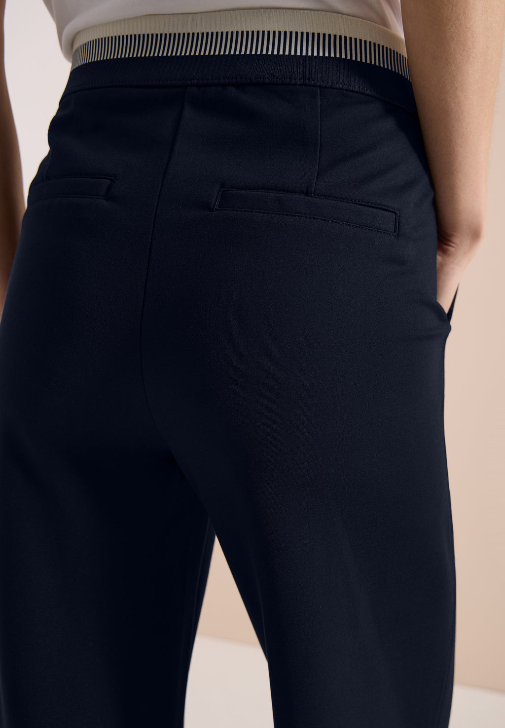 High Waist Straight Leg Hose im Loose Fit