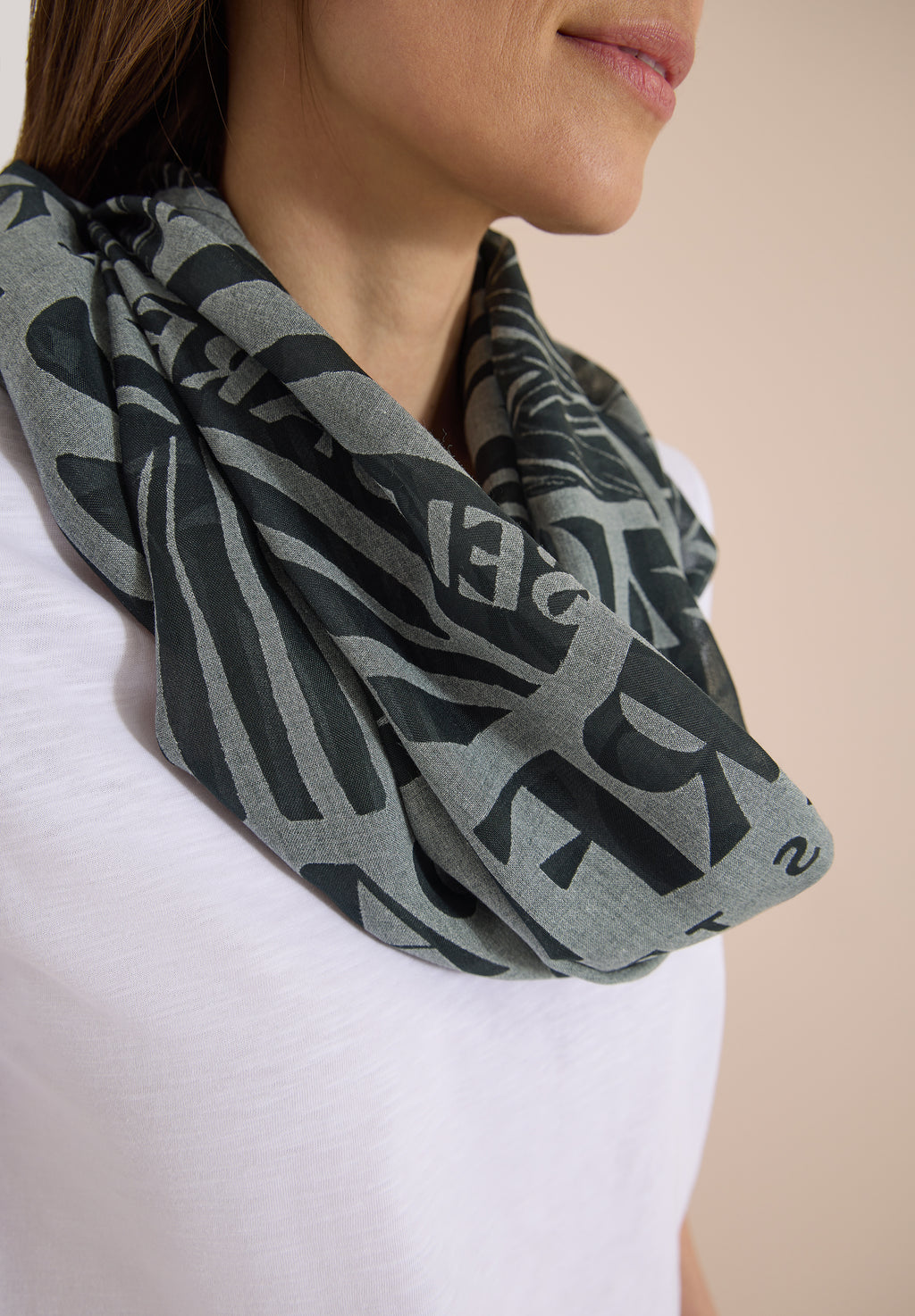 Loop-Schal im Ausbrenner-Look
