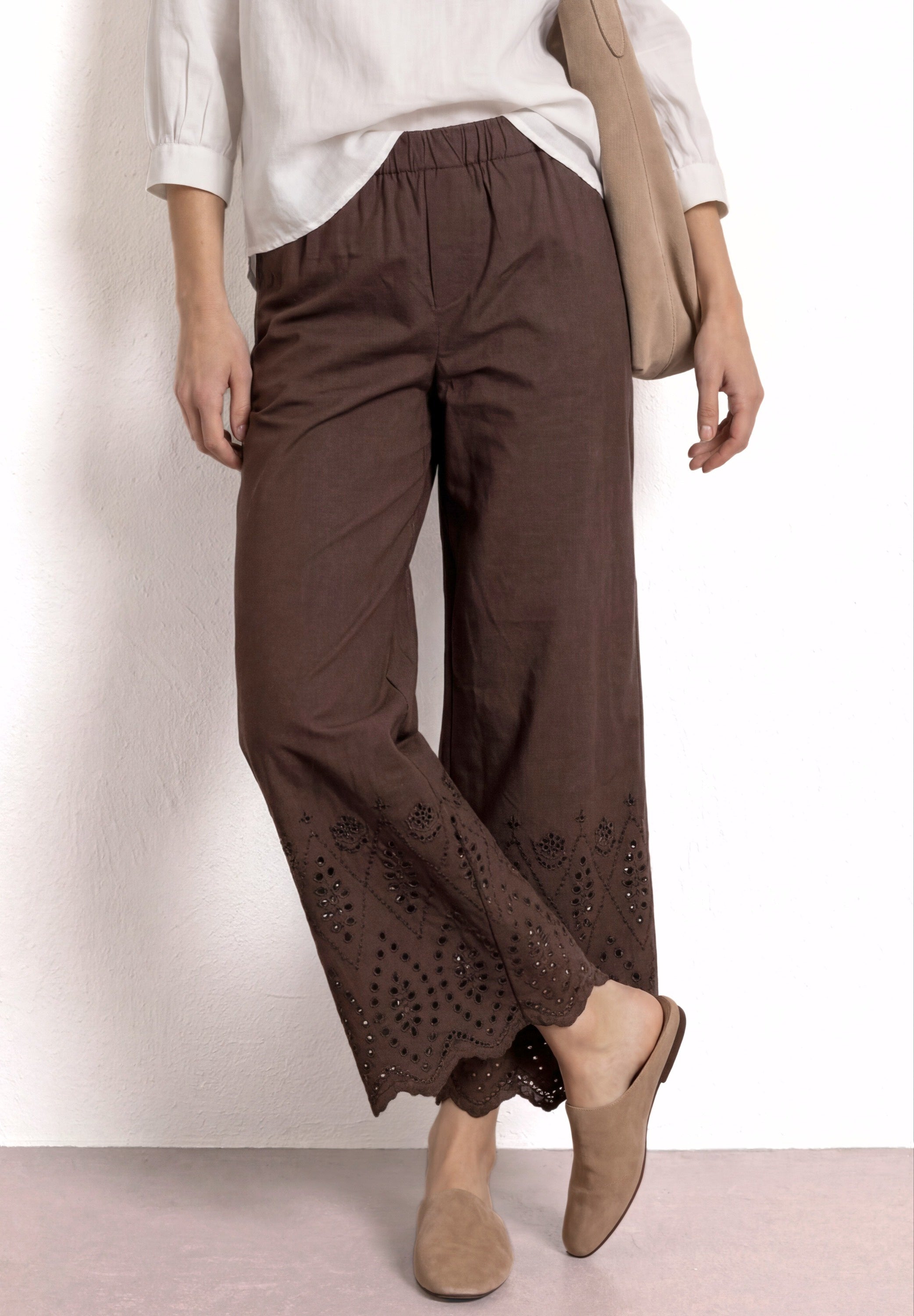 Wide Leg Hose mit Shiffley-Embroidery