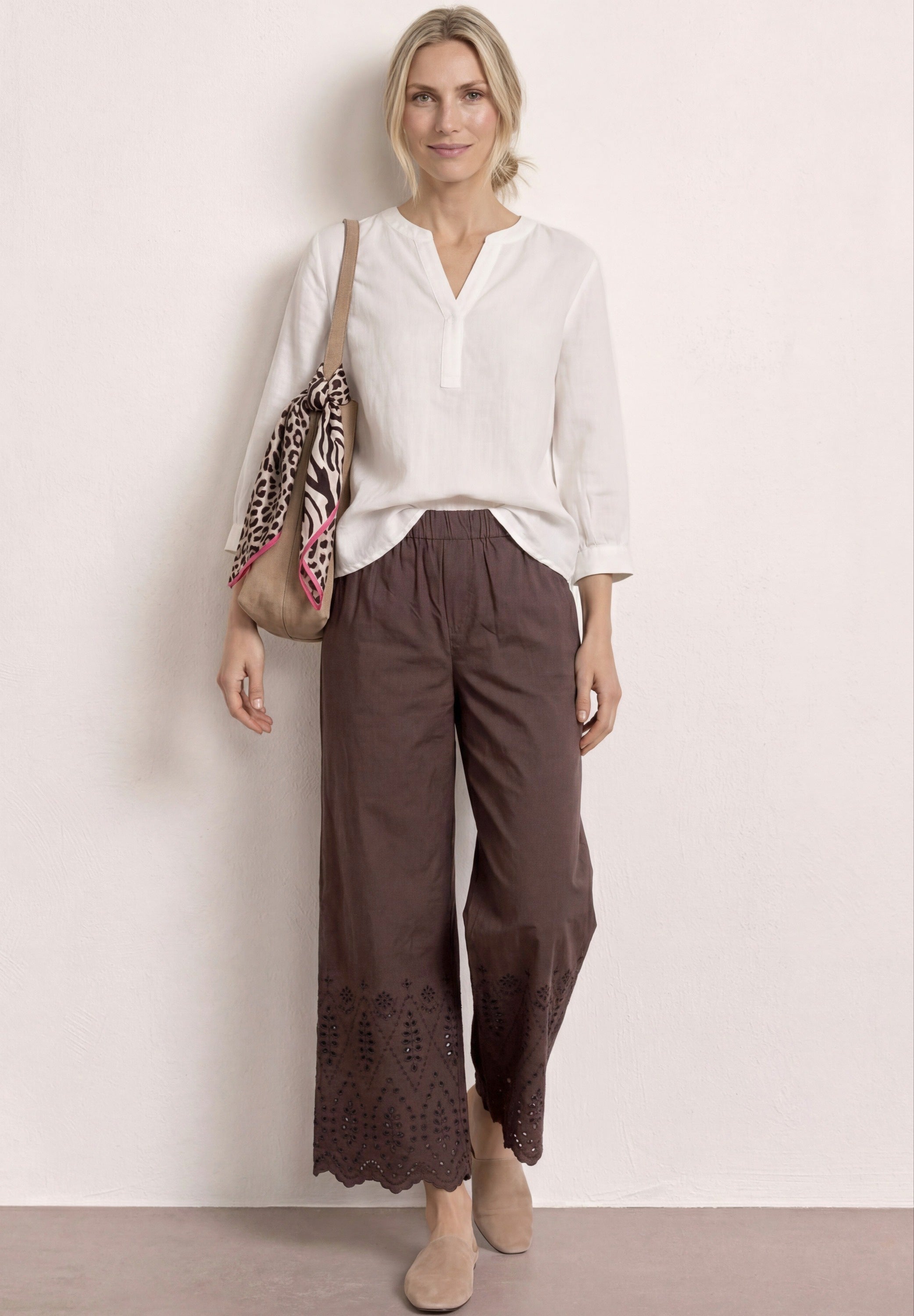 Wide Leg Hose mit Shiffley-Embroidery
