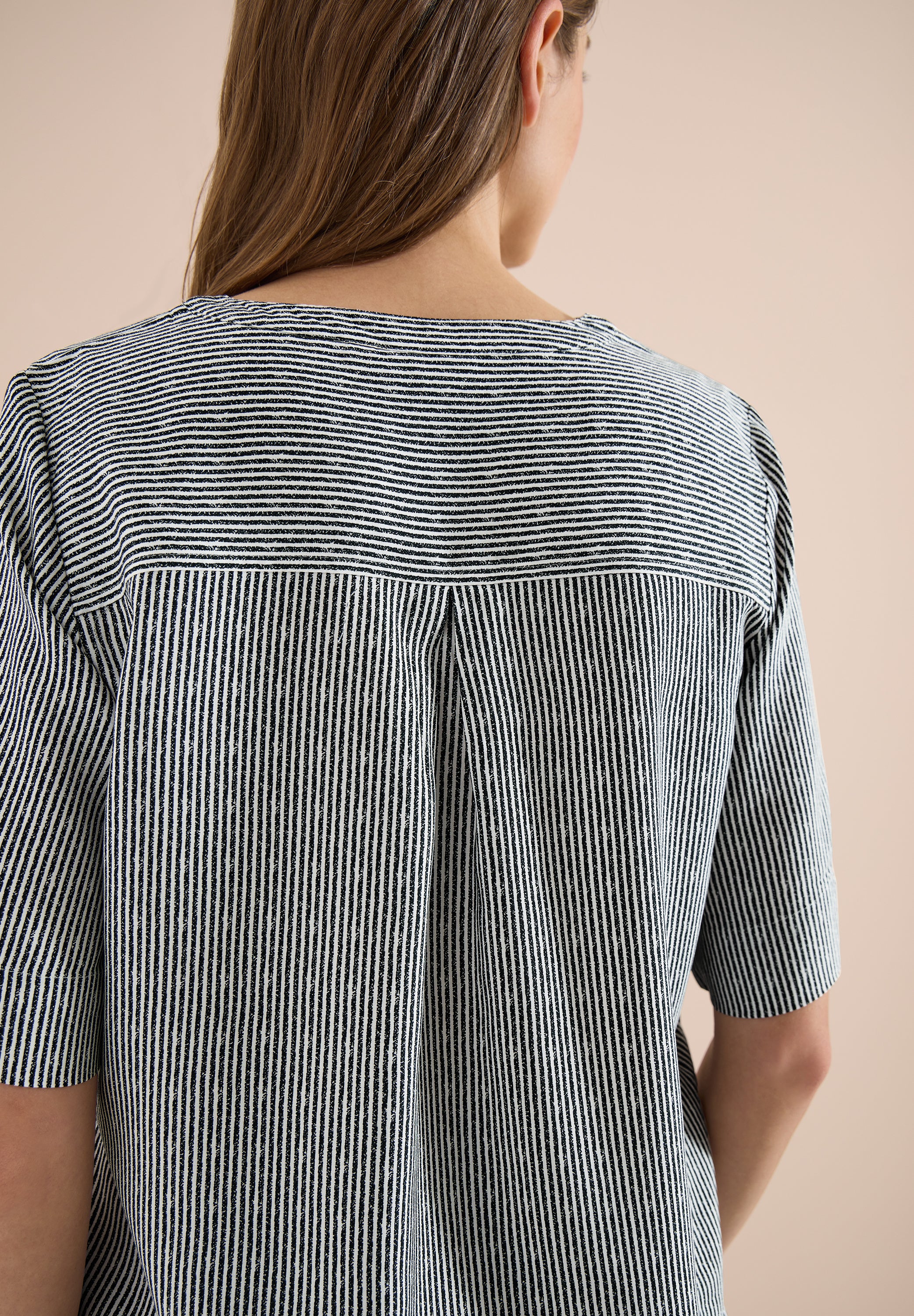 Kurzarm Bluse mit Split Neck und Streifen
