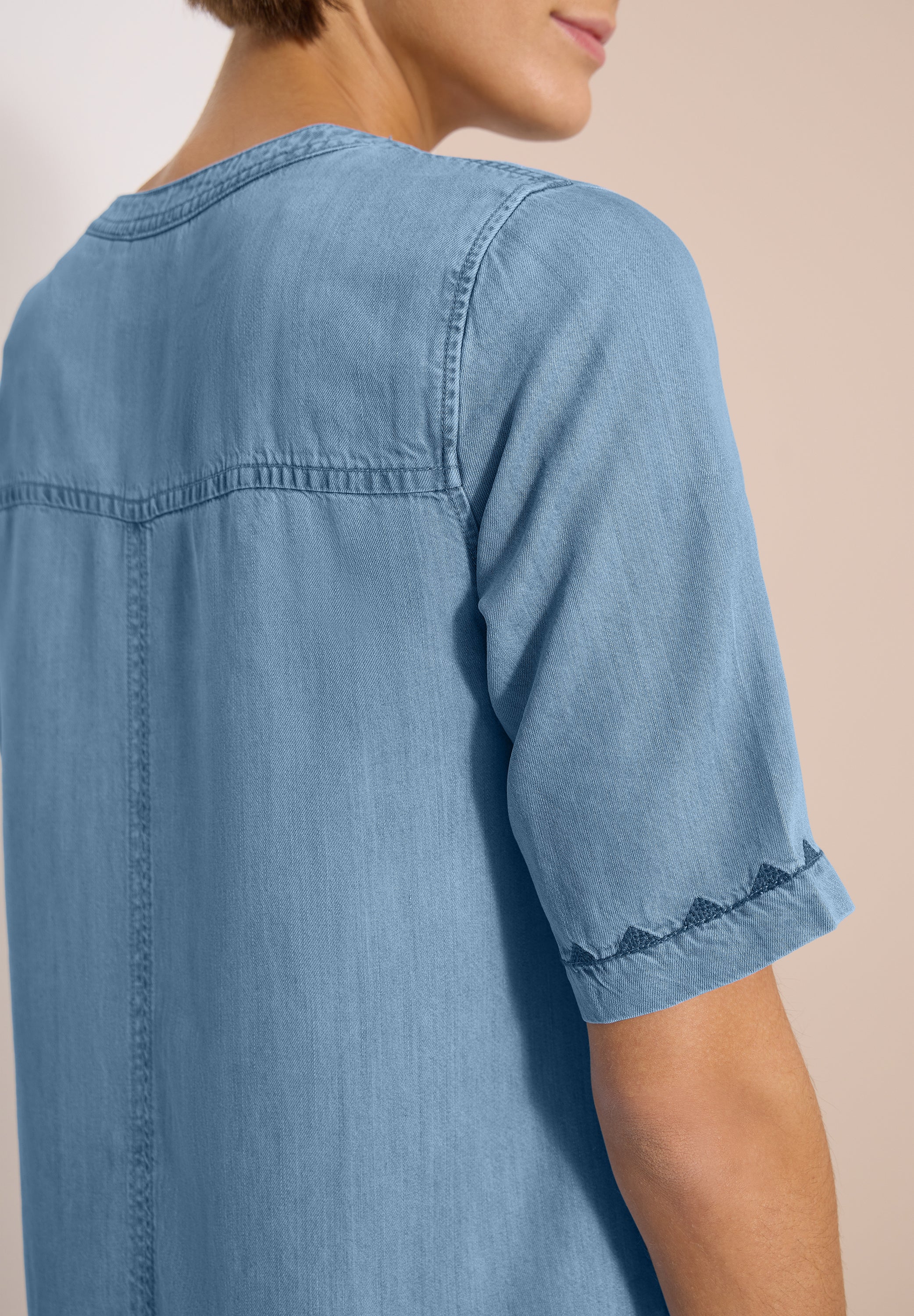 Knielanges Kleid im Denim-Look