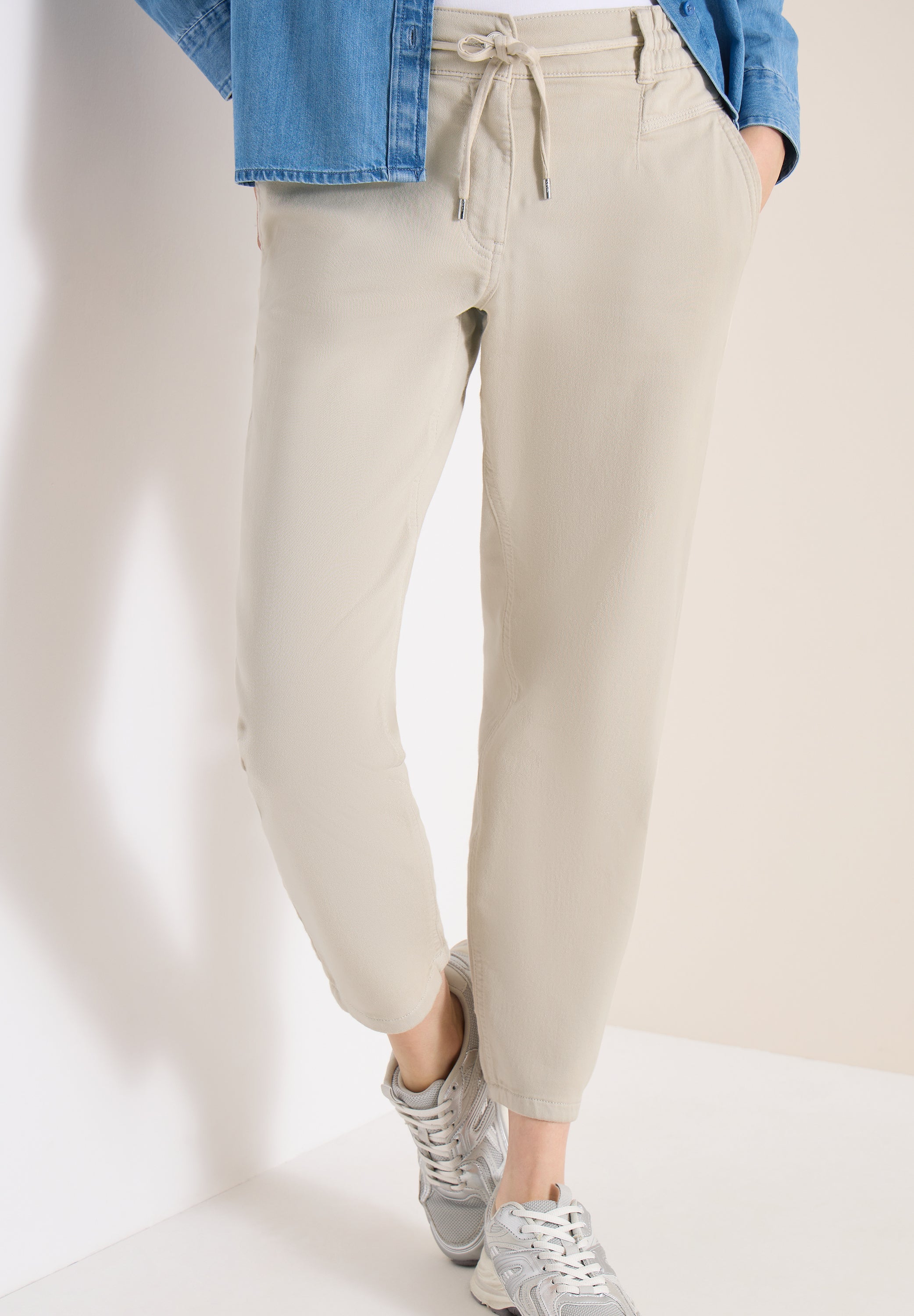 Mid Waist Slim Leg Hose im Loose Fit