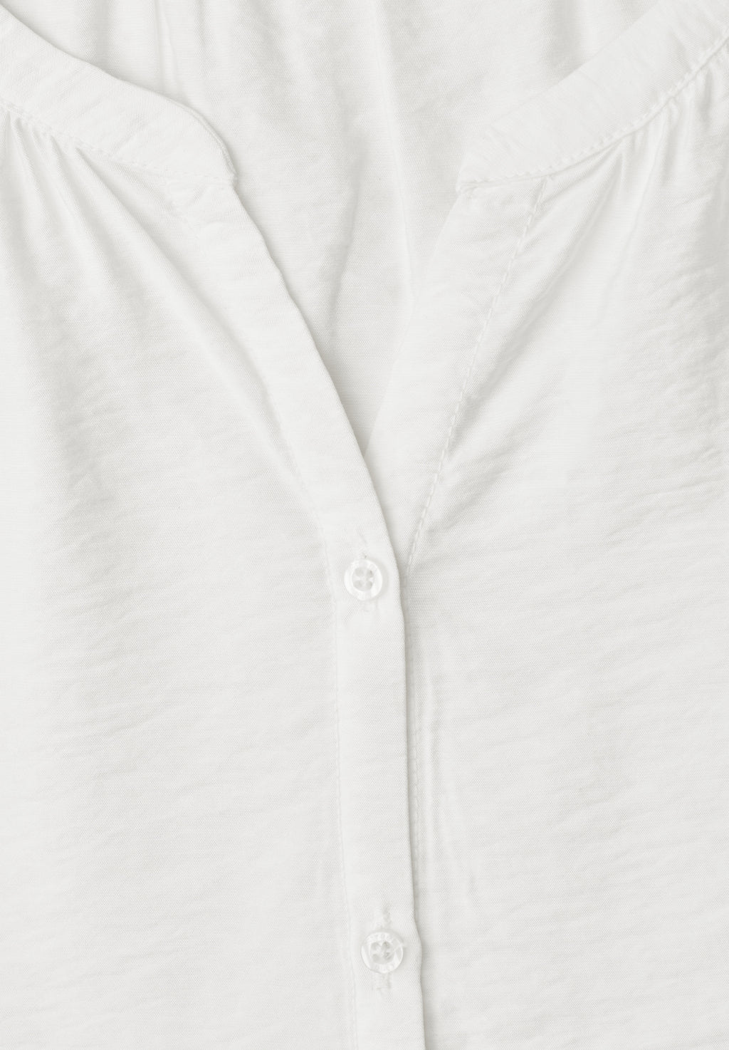 Kurzarm Bluse mit Split Neck und Knöpfen