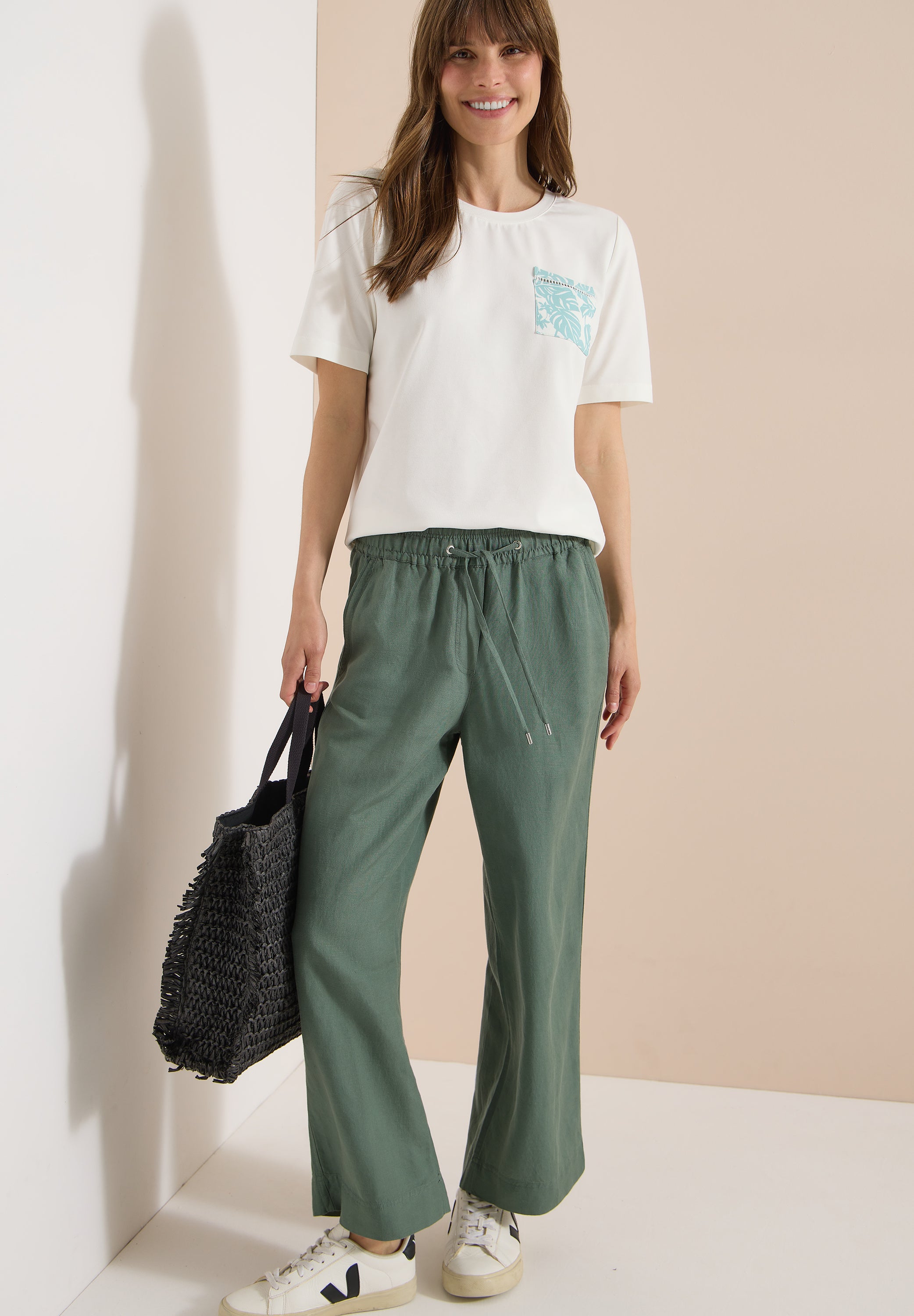 T-Shirt mit Rundhals und Brusttasche